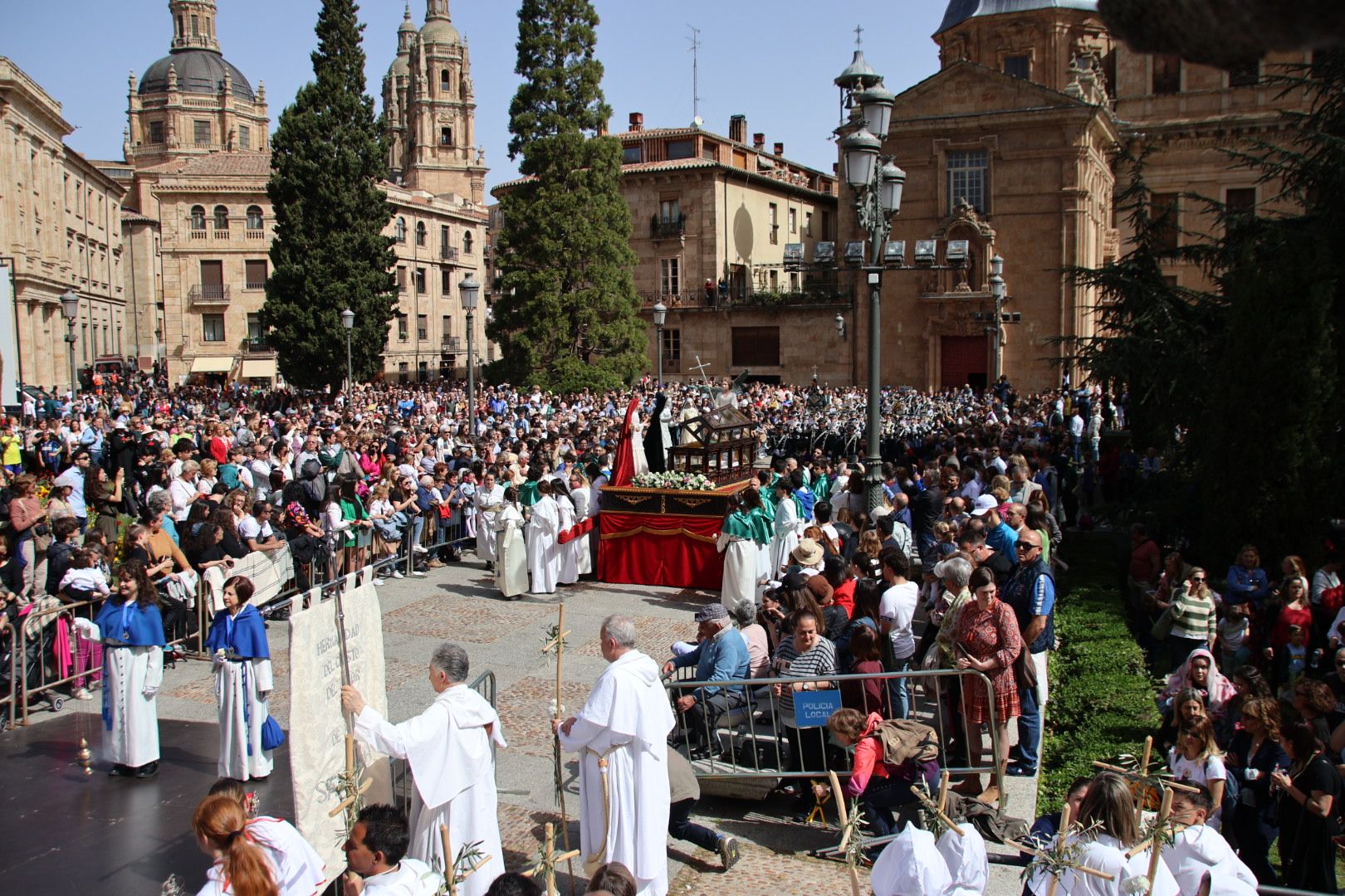 Procesión conjunta de Resurrección de la Cofradía de la Vera Cruz