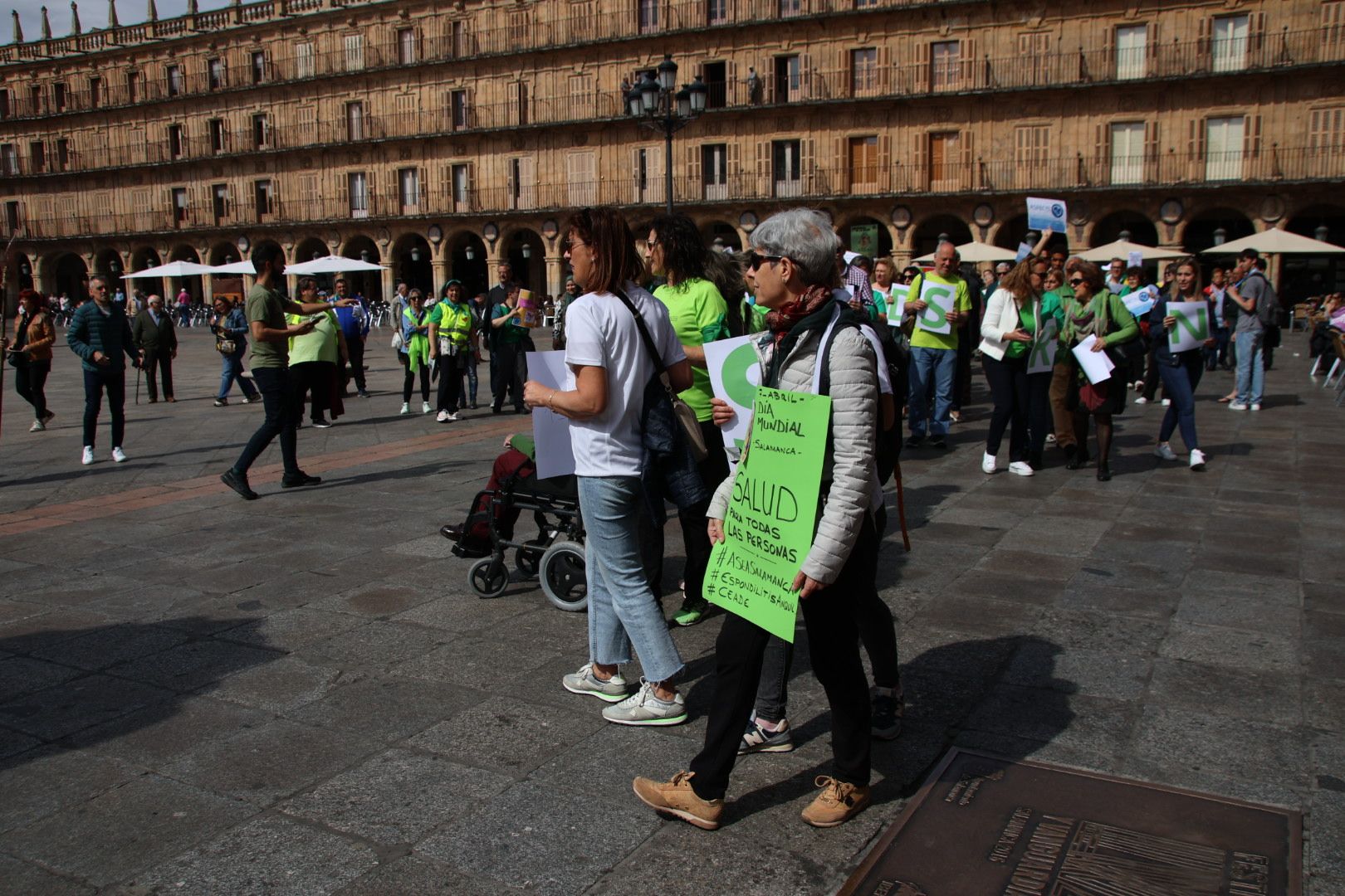 Carlos García Carbayo, recibe a asociaciones de salud pública de la ciudad con motivo de la marcha del Día Mundial de la Salud