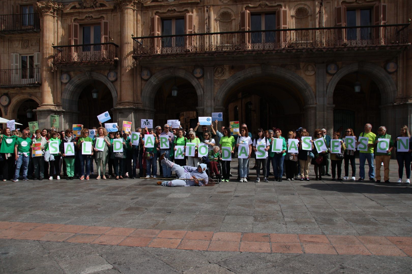 Carlos García Carbayo, recibe a asociaciones de salud pública de la ciudad con motivo de la marcha del Día Mundial de la Salud