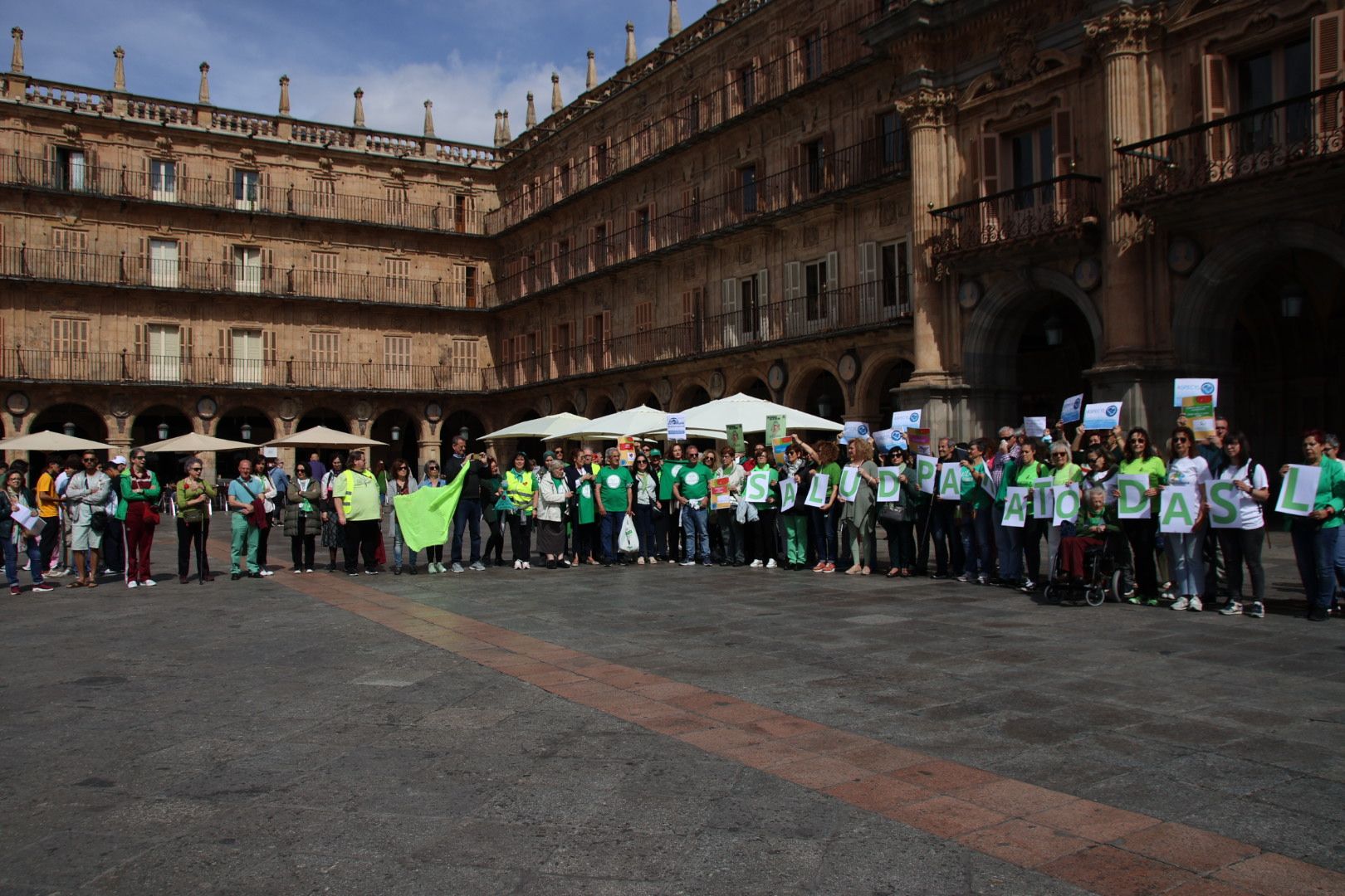 Carlos García Carbayo, recibe a asociaciones de salud pública de la ciudad con motivo de la marcha del Día Mundial de la Salud