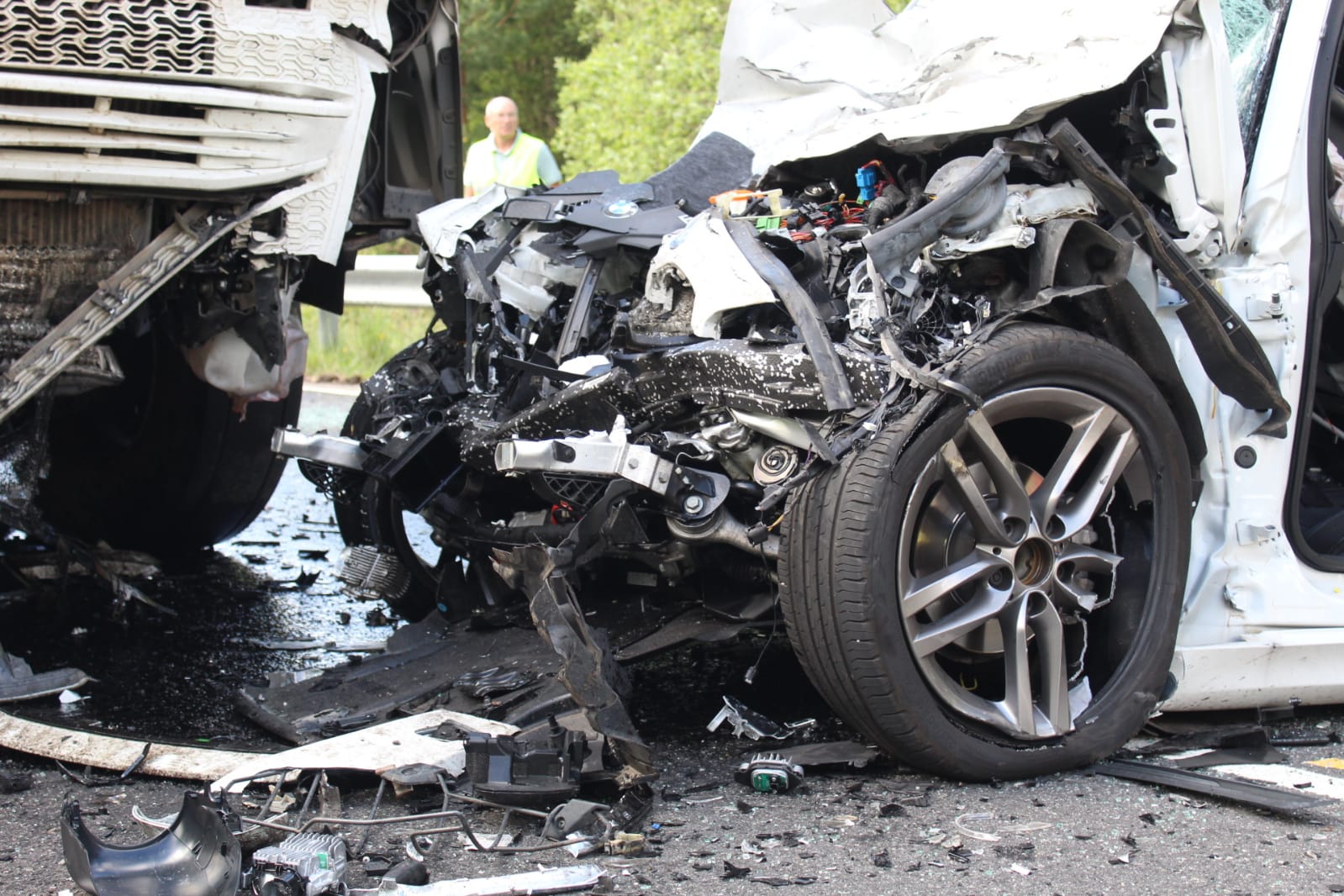 Accidente mortal entre un turismo y un camión en la carretera de la Alberca (4)