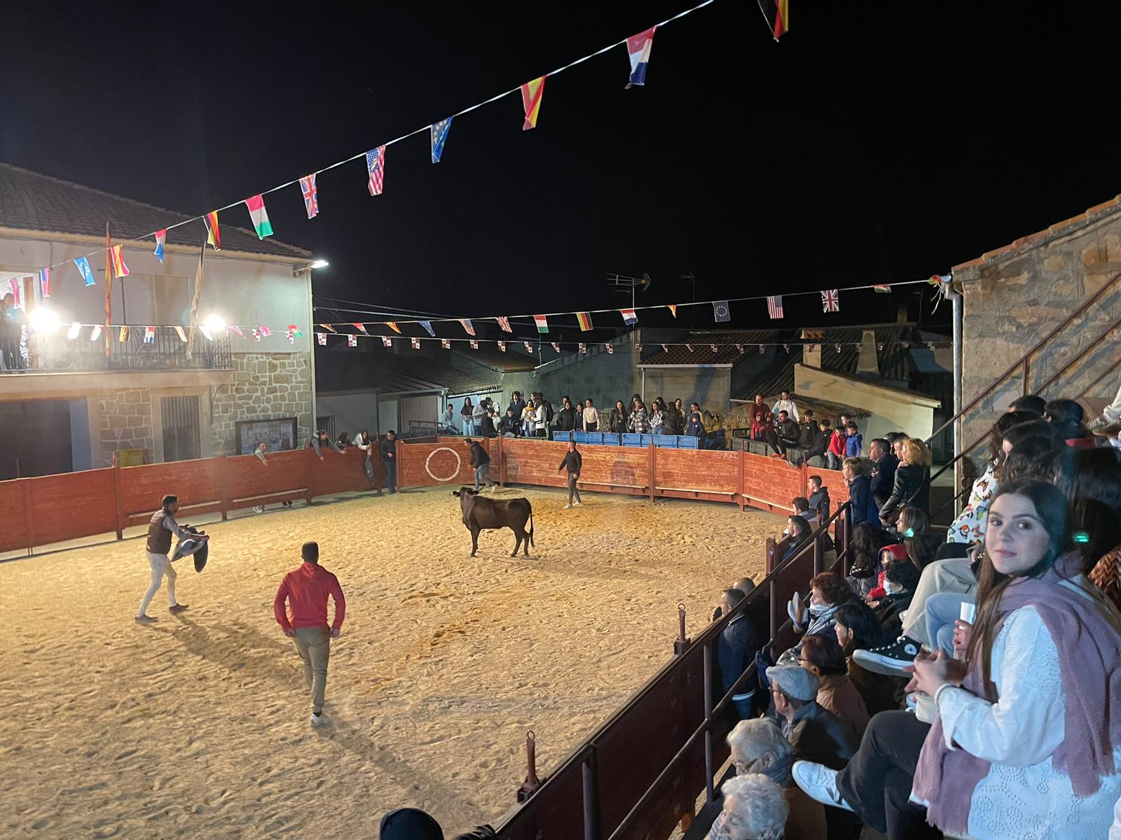 Suelta nocturna de vaquillas en Cabrillas (7)