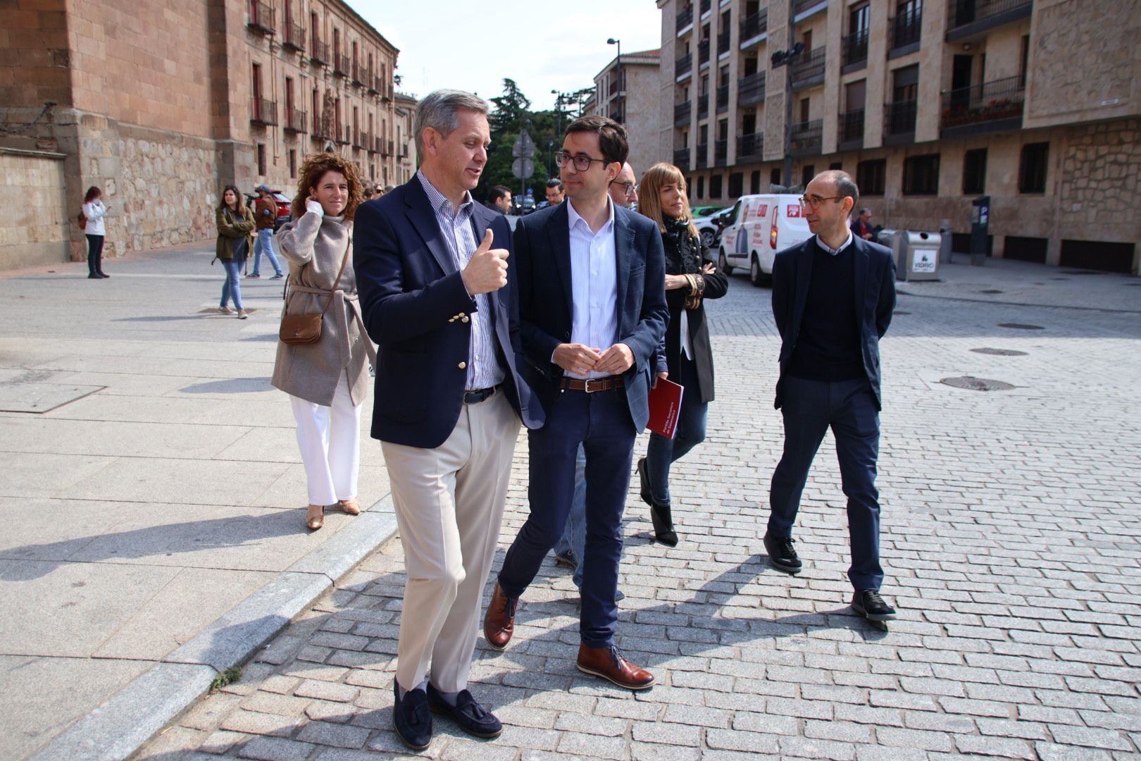 José Manuel Miñones, mantiene un encuentro con el candidato socialista a la Alcaldía de la ciudad de Salamanca y representantes del PSOE salmantino