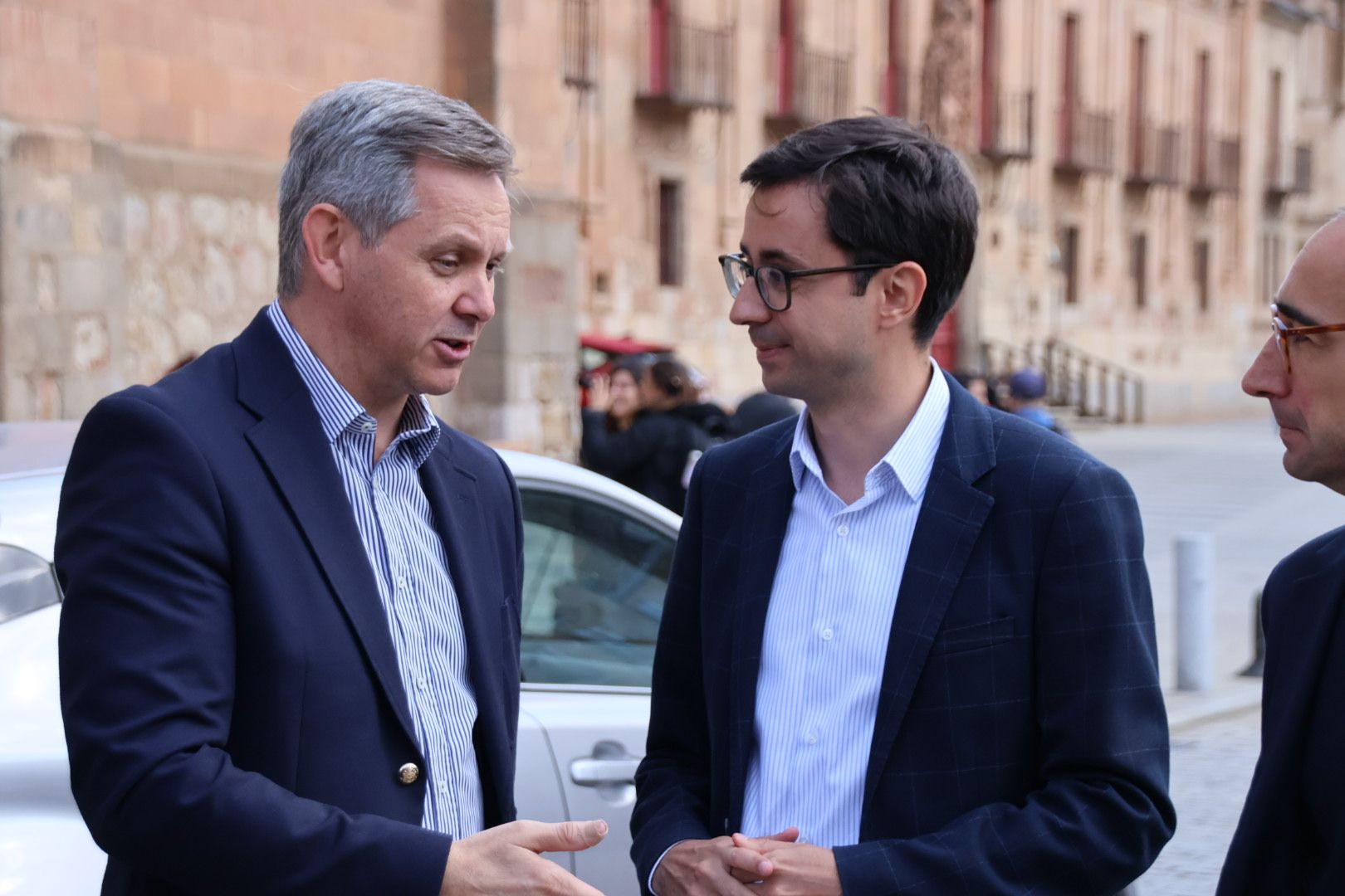 José Manuel Miñones, mantiene un encuentro con el candidato socialista a la Alcaldía de la ciudad de Salamanca y representantes del PSOE salmantino4960