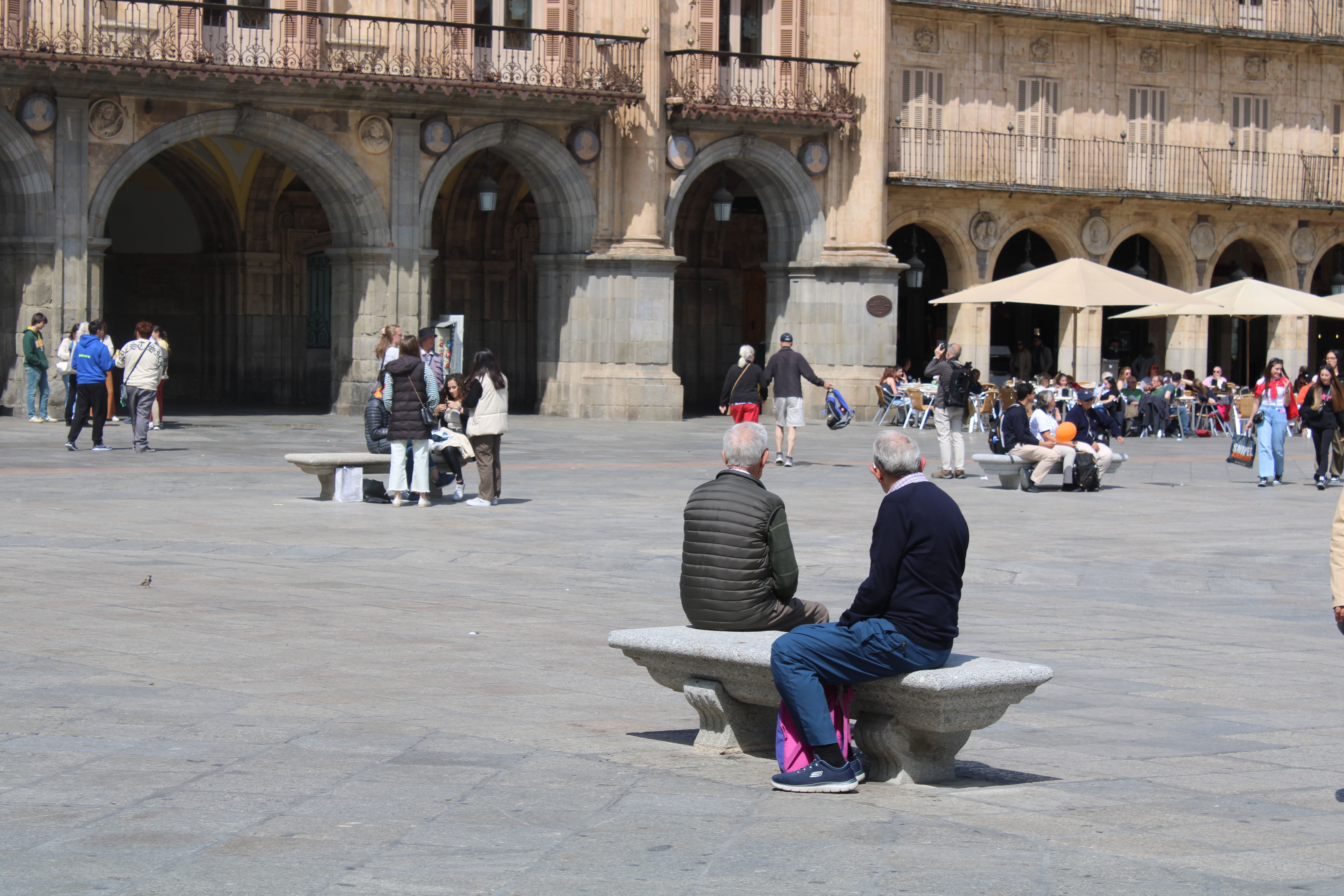 Plaza Mayor de Salamanca, gente. Foto de archivo