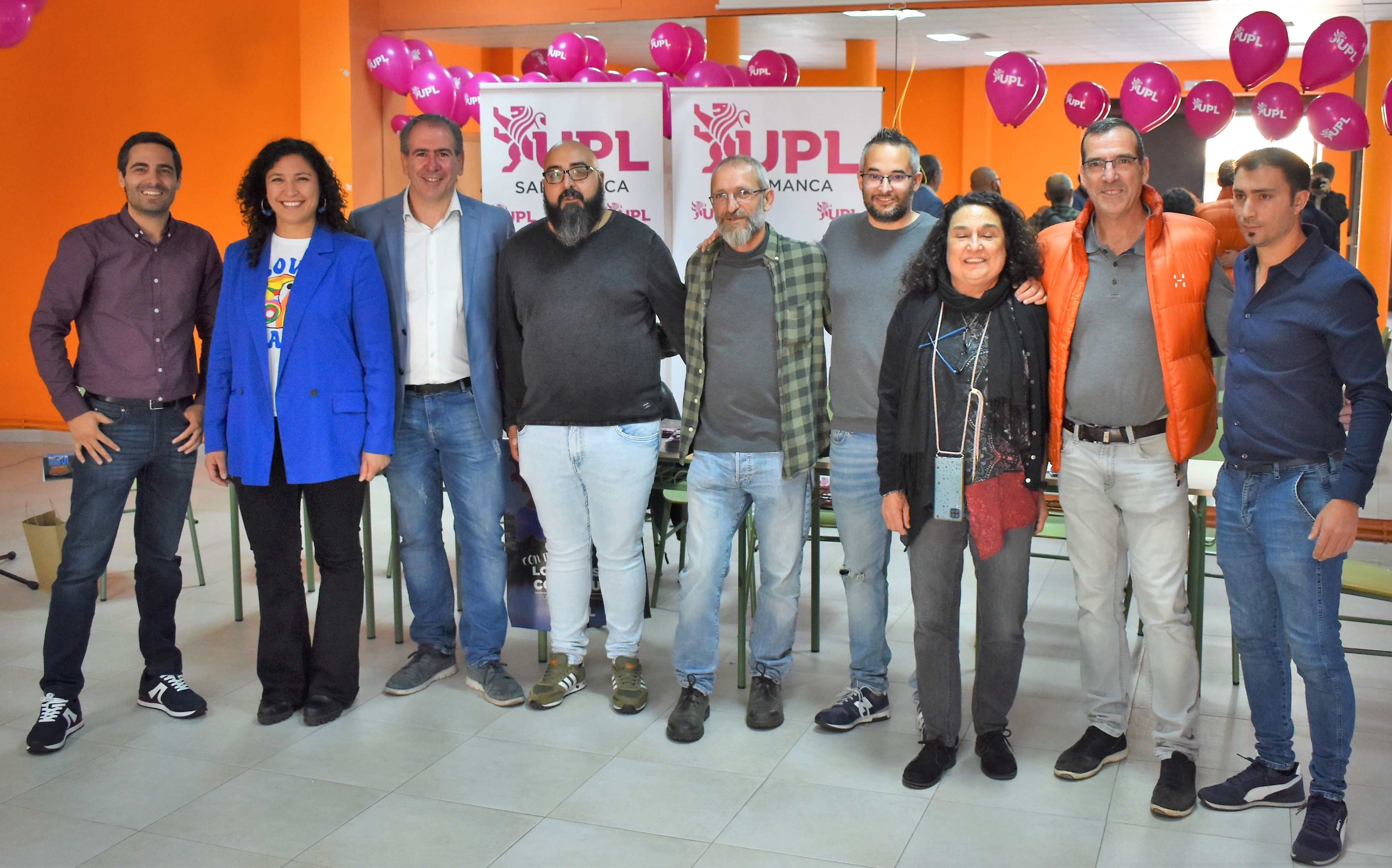 Candidatos de UPL en Linares, con el candidato a la alcaldía (centro), el presidente del partido (izda) y el secretario provincial (dcha)