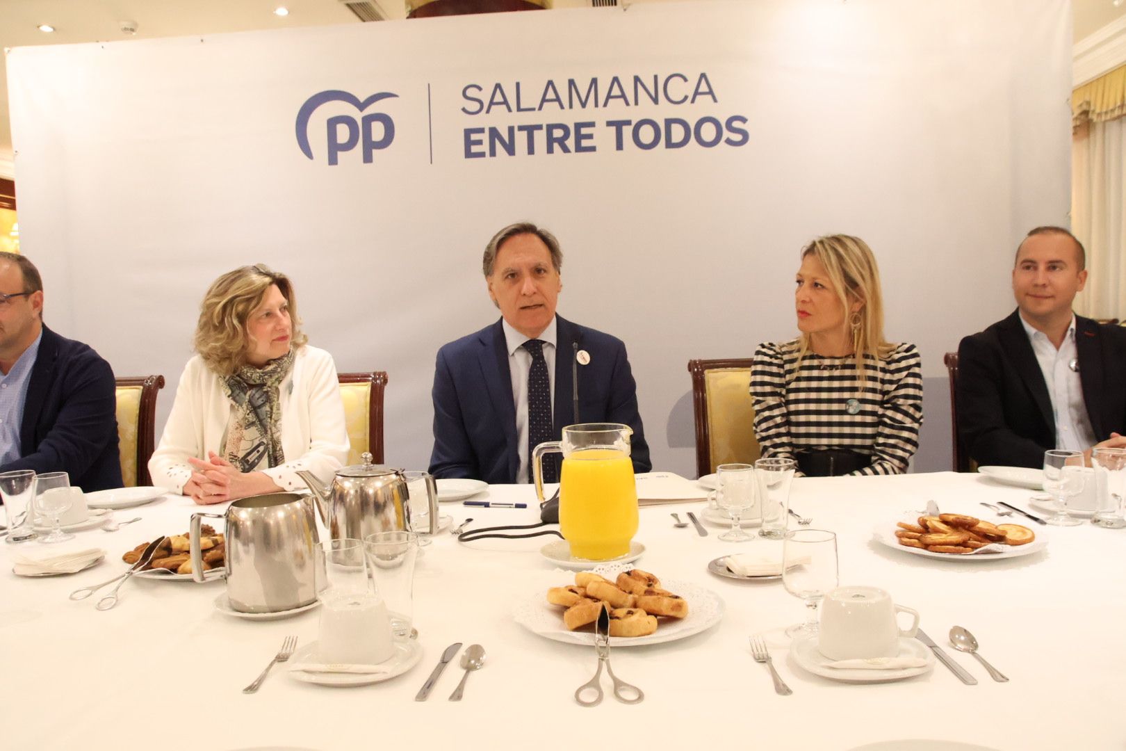 Carlos García Carbayo, mantiene un encuentro con la prensa para hacer balance de la campaña7482