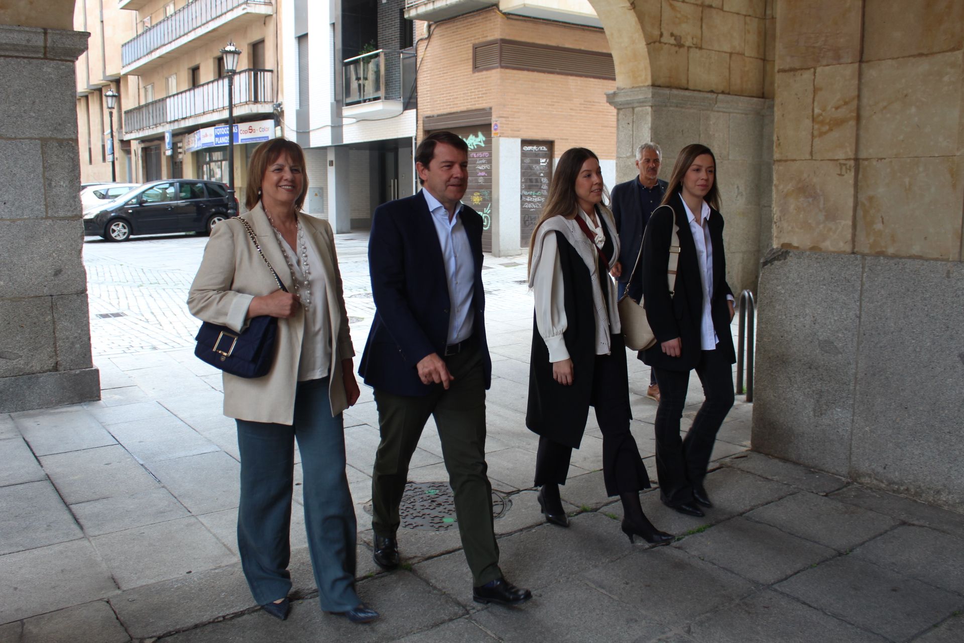 Mañueco vota en el colegio electoral