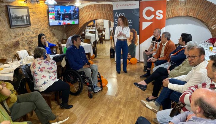 Ana Suárez junto a los candidatos de Ciudadanos