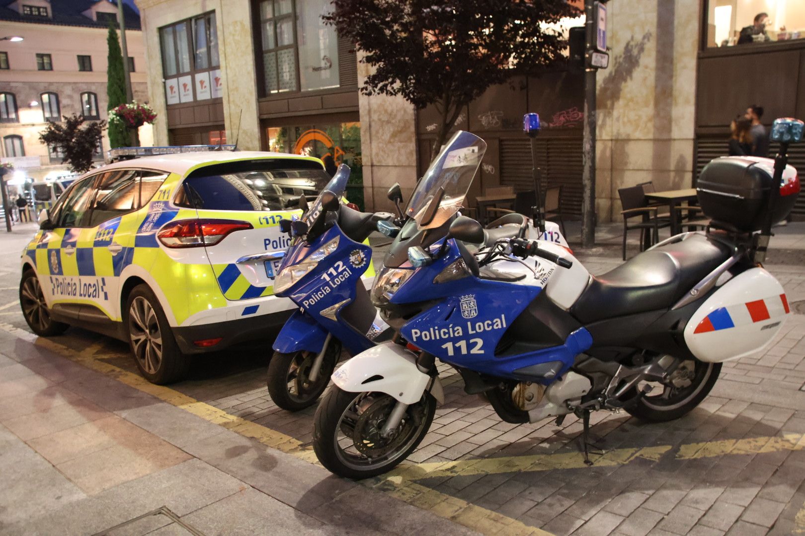 Coche y motos de la Policía Local. Foto de archivo 