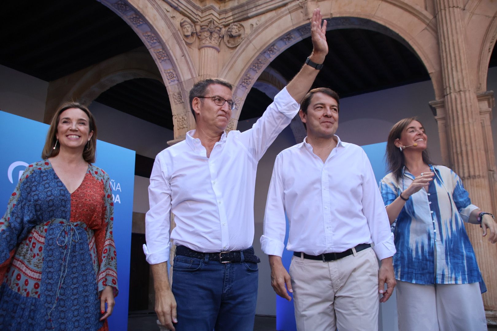 Feijóo clausura en Salamanca un acto sobre familia y políticas sociales