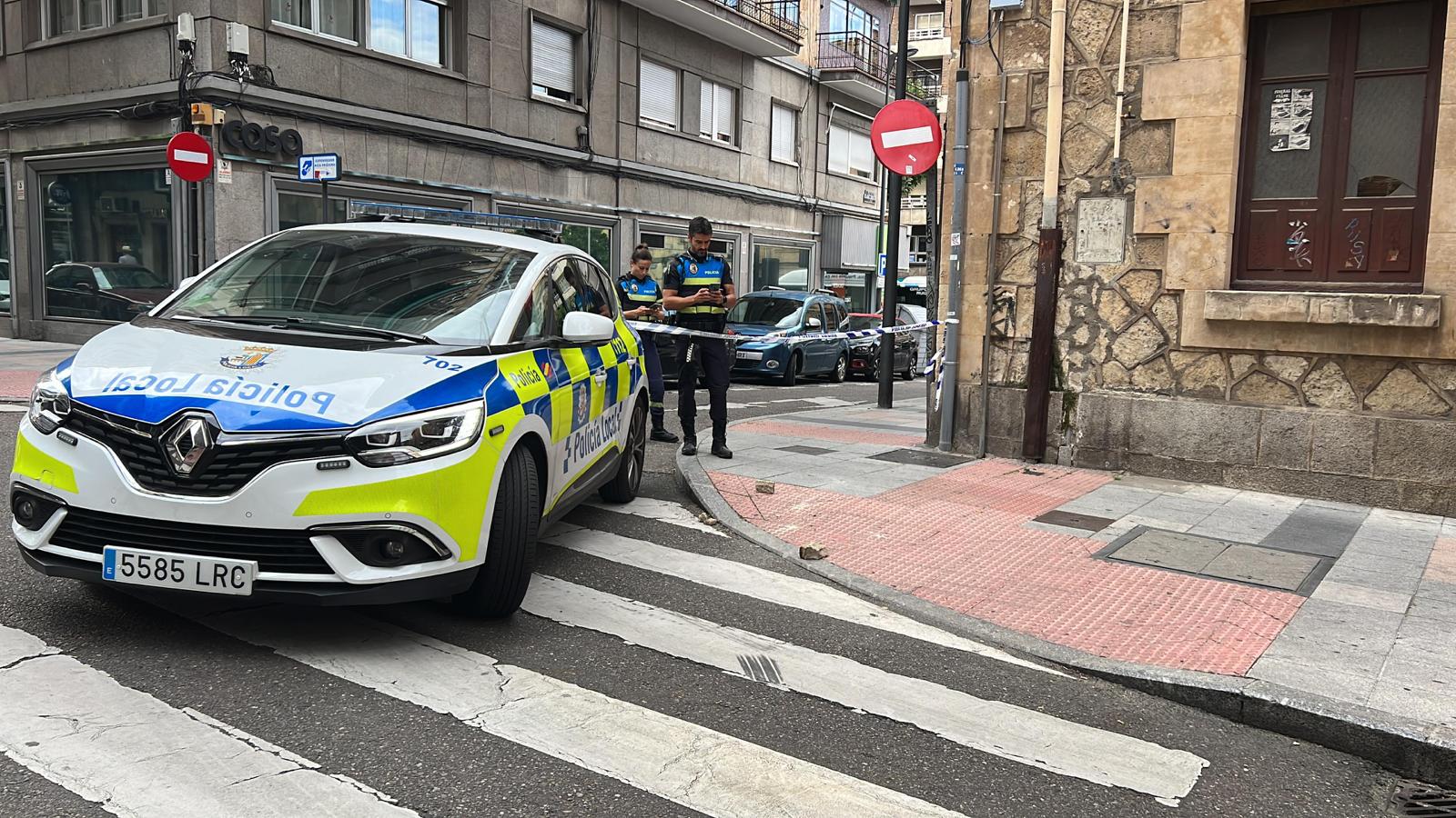 Desprendimiento de cascotes en un edificio de la calle Bernardo Martín Pérez