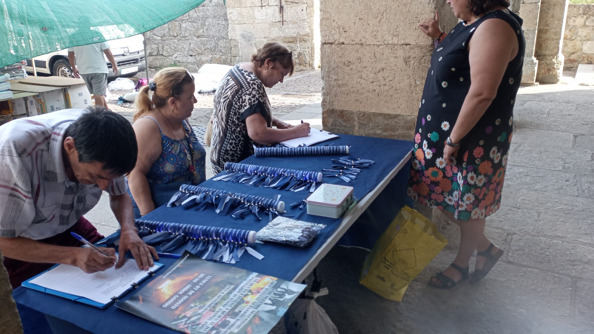 Venta de pulseras #Yoconlosbomberosdecr en apoyo a los Bomberos de Ciudad Rodrigo