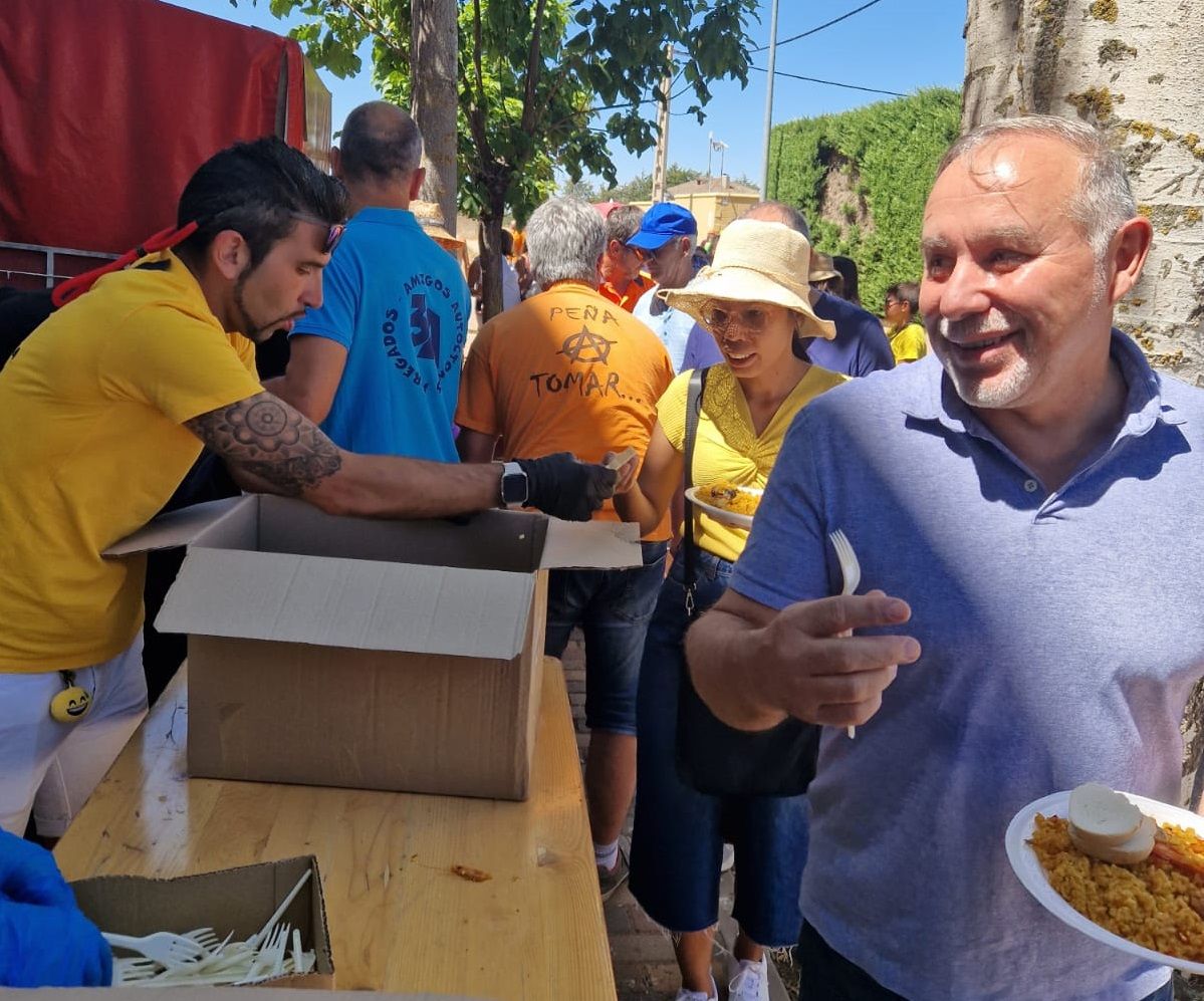 Reparto de paella en Doniños, agosto 2023 (6)