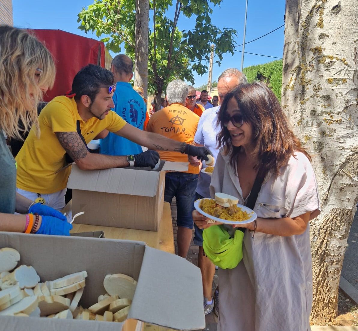 Reparto de paella en Doniños, agosto 2023 (7)