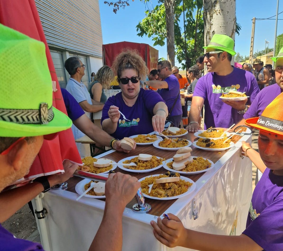 Reparto de paella en Doniños, agosto 2023 (14)