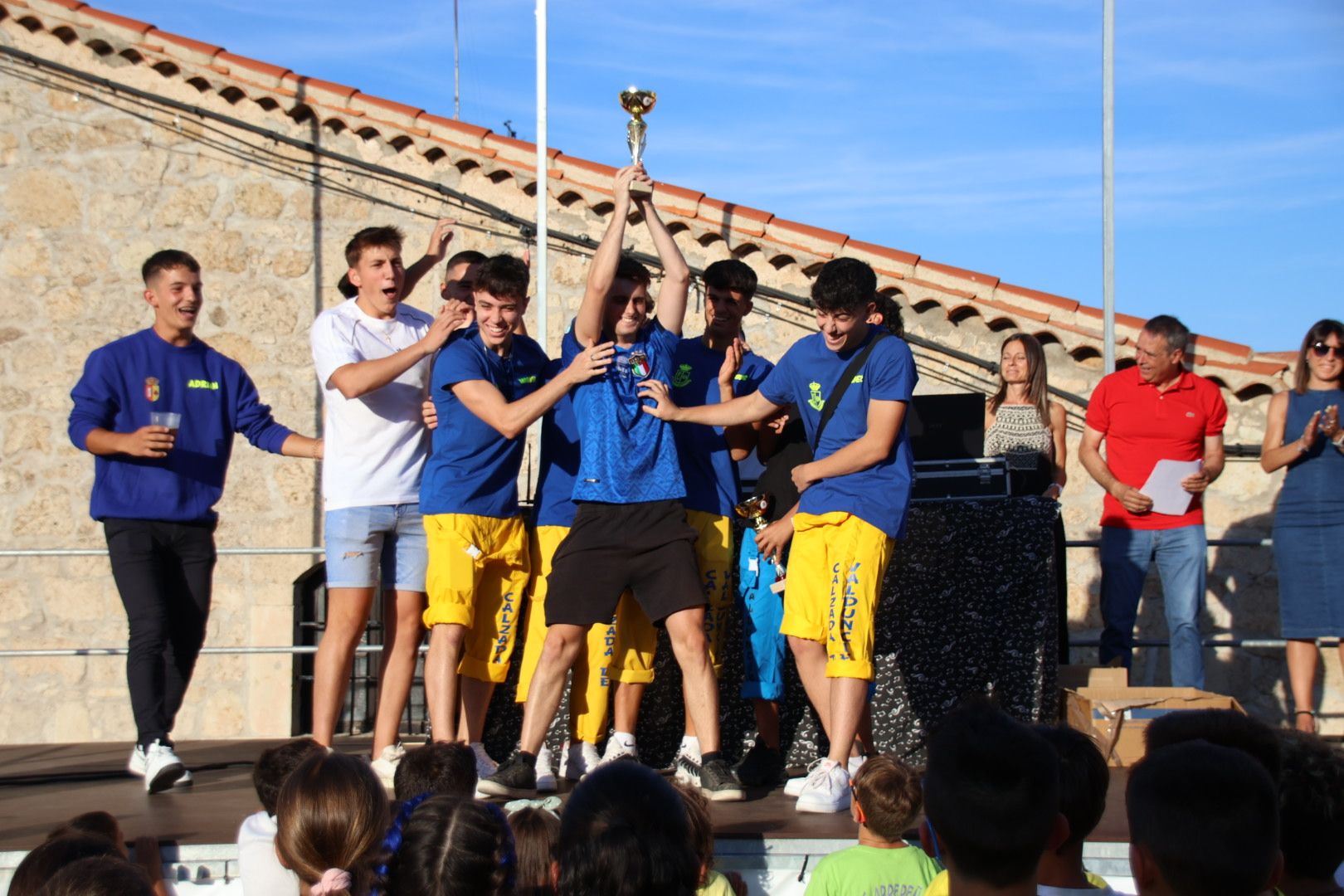 Pregón, chupinazo y comienzo de fiestas en Calzada de Valdunciel