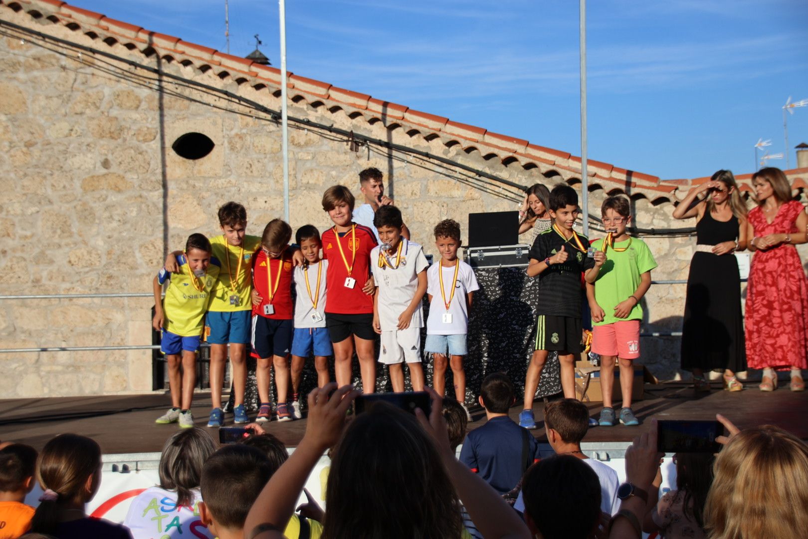 Pregón, chupinazo y comienzo de fiestas en Calzada de Valdunciel