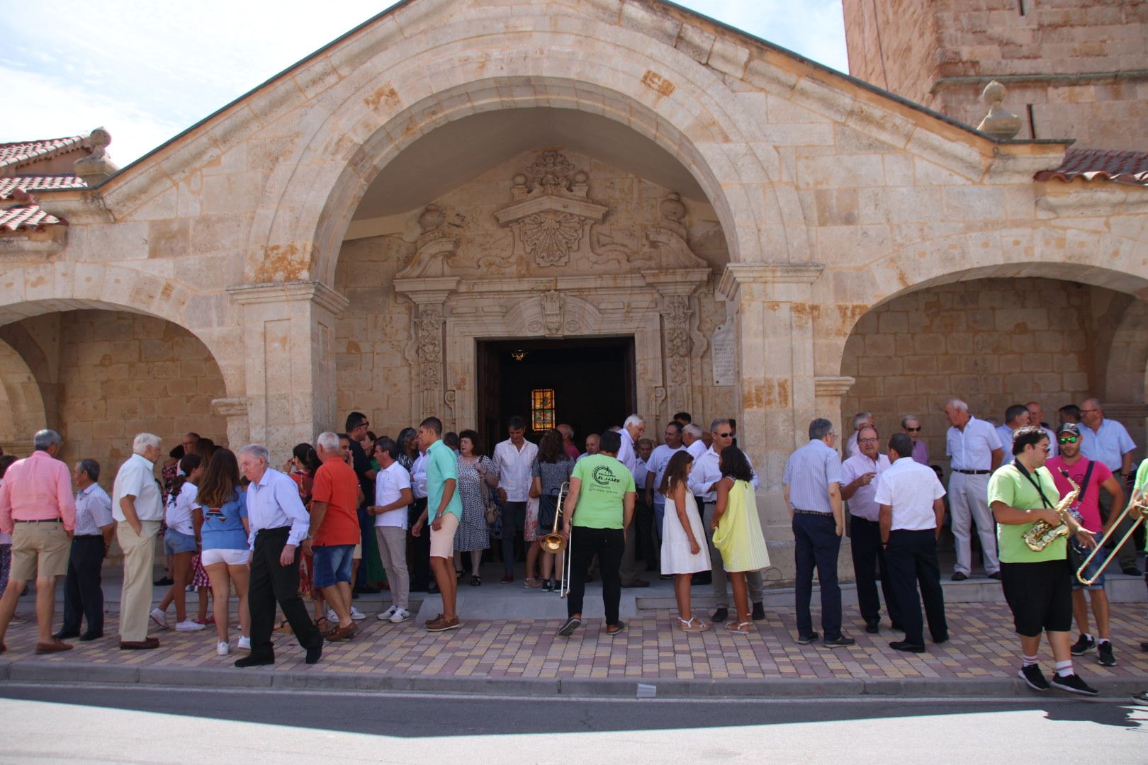 Misa y procesión en honor a Santa Elena en Calzada de Valdunciel