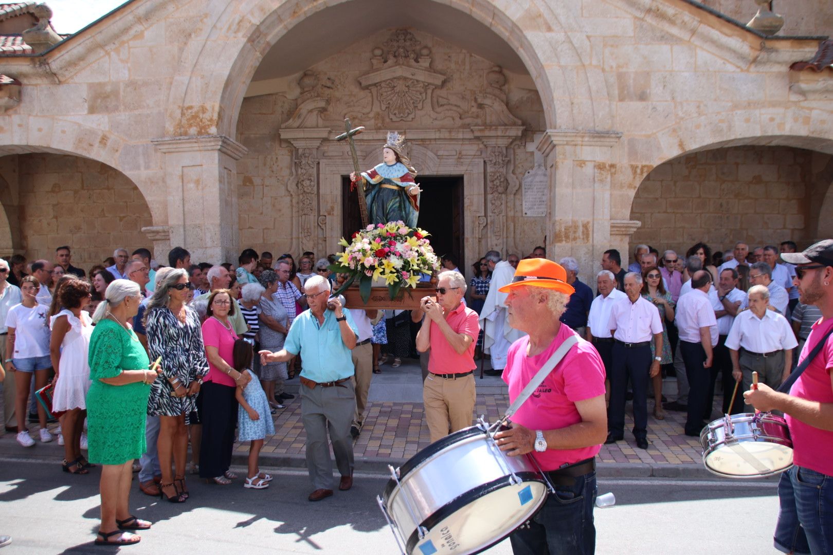 Misa y procesión en honor a Santa Elena en Calzada de Valdunciel