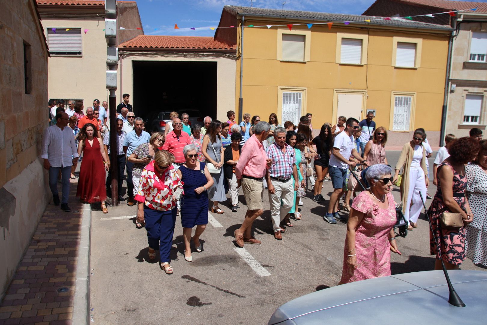 Misa y procesión en honor a Santa Elena en Calzada de Valdunciel