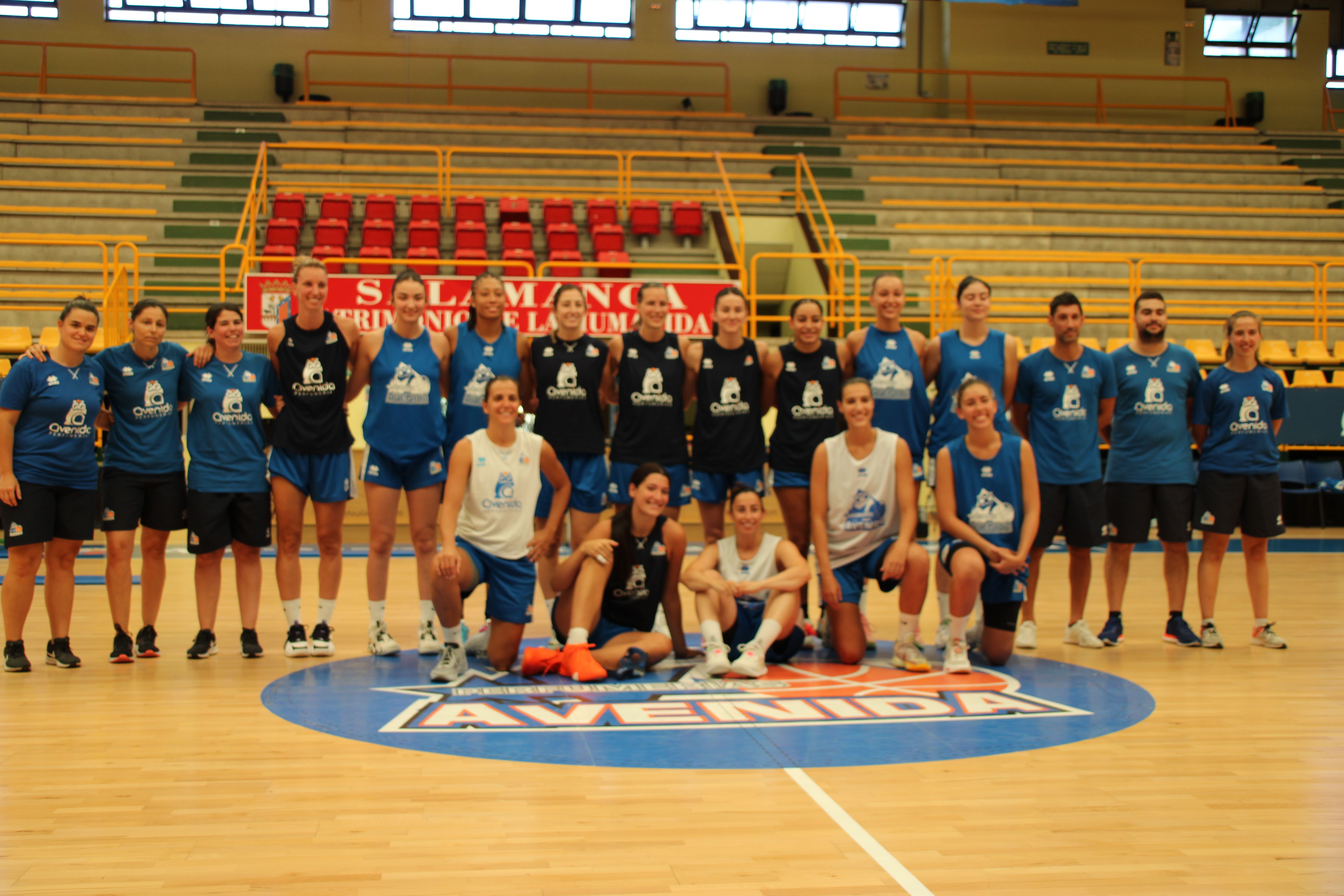 GALERÍA | Primer entrenamiento de Perfumerías Avenida 2023-2024