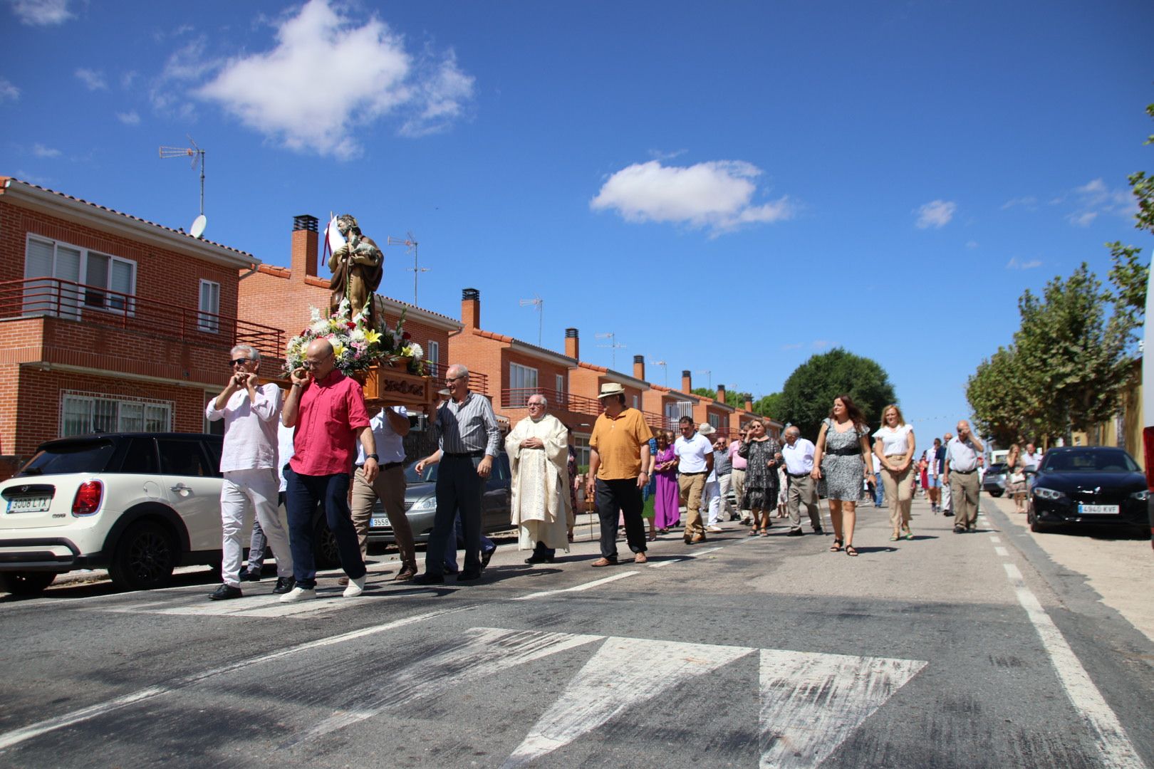 Procesión en honor a San Juan Bautista en La Vellés 