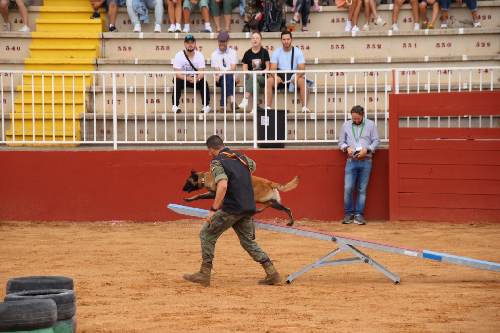 Exhibición unidad canina del CMCC de Ávila