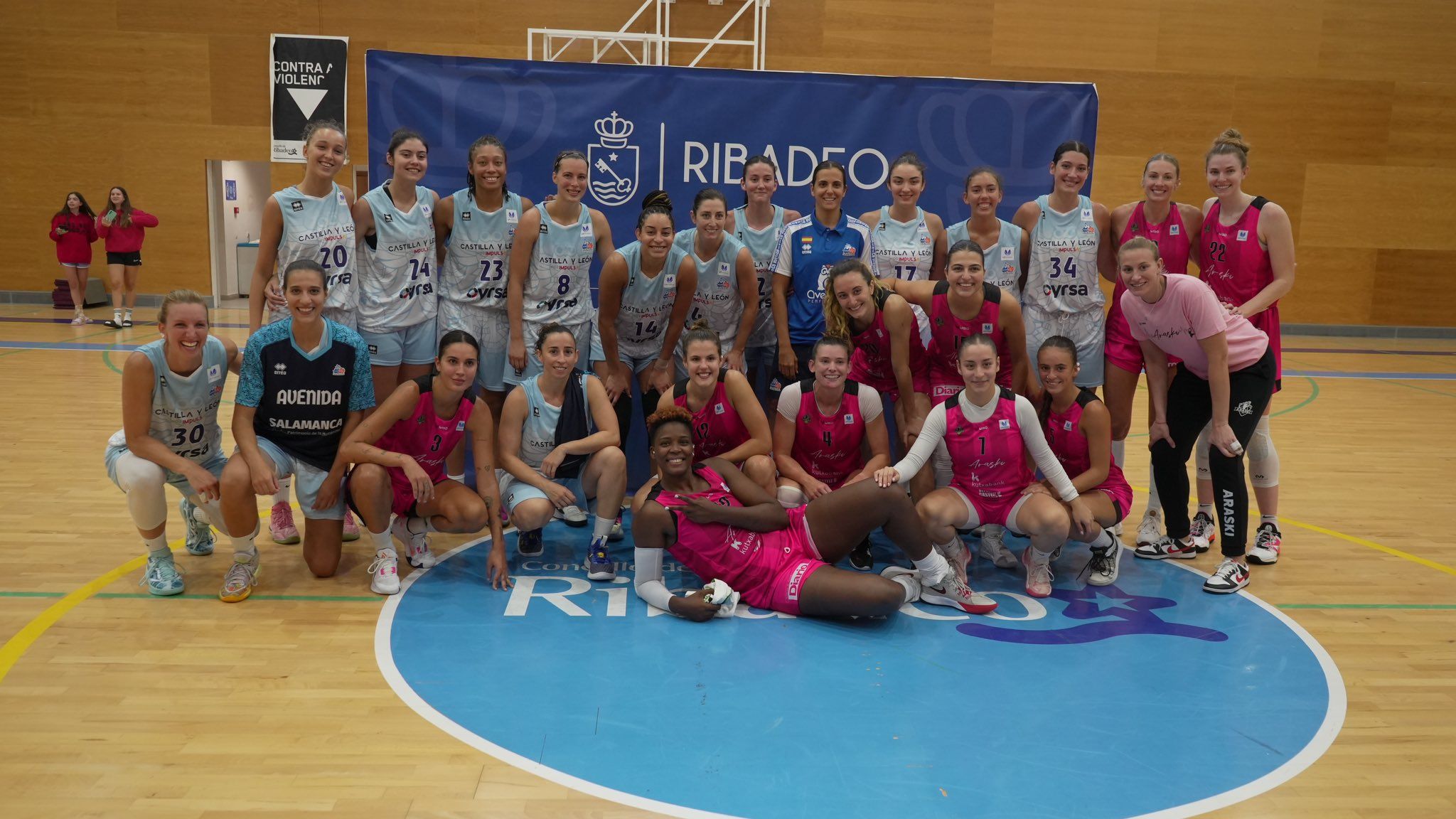 Perfumerías Avenida arranca con una victoria ante Araski en pretemporada 