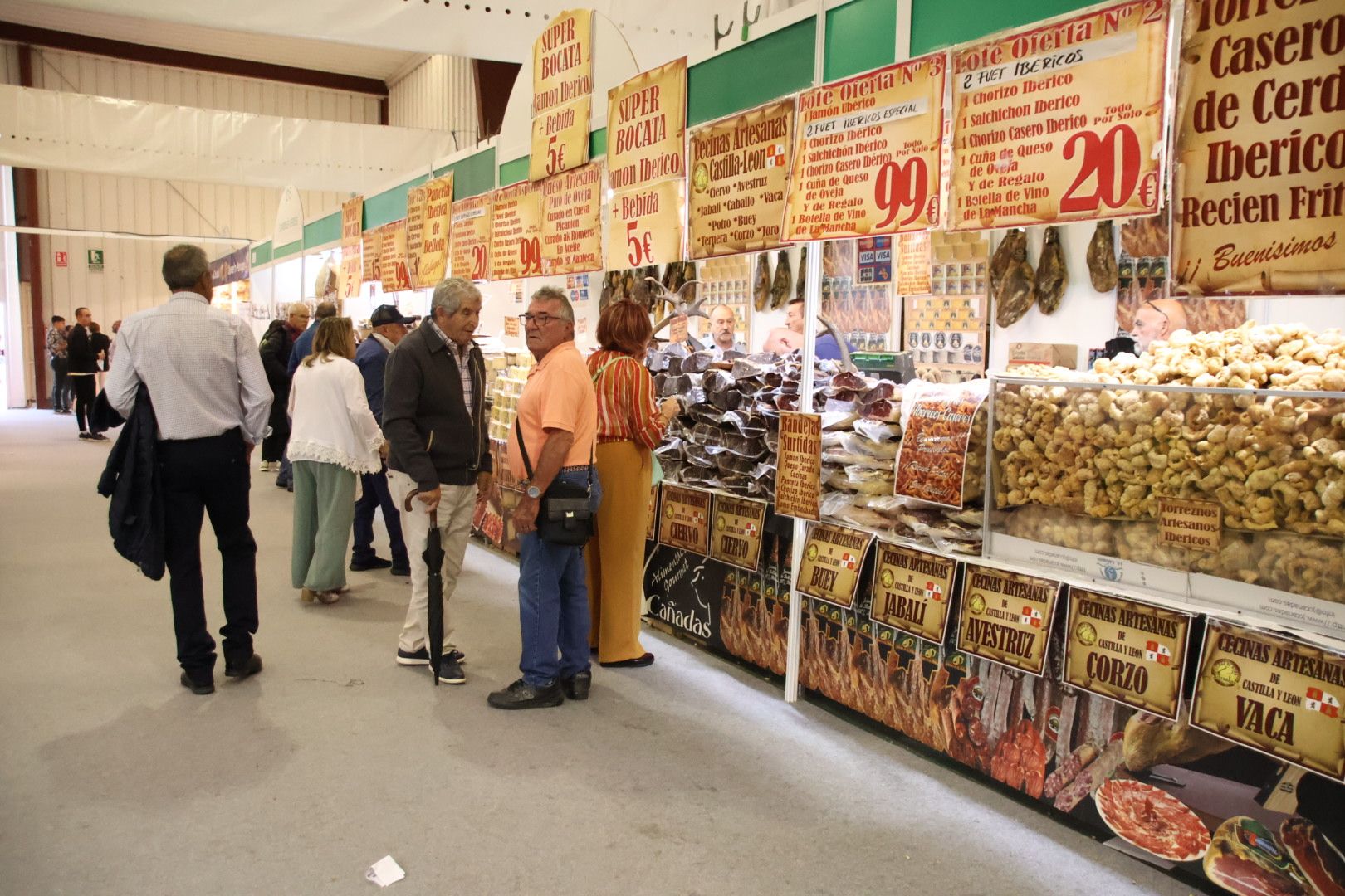 Reportaje de alimentaria y feria artesania en Salamaq 