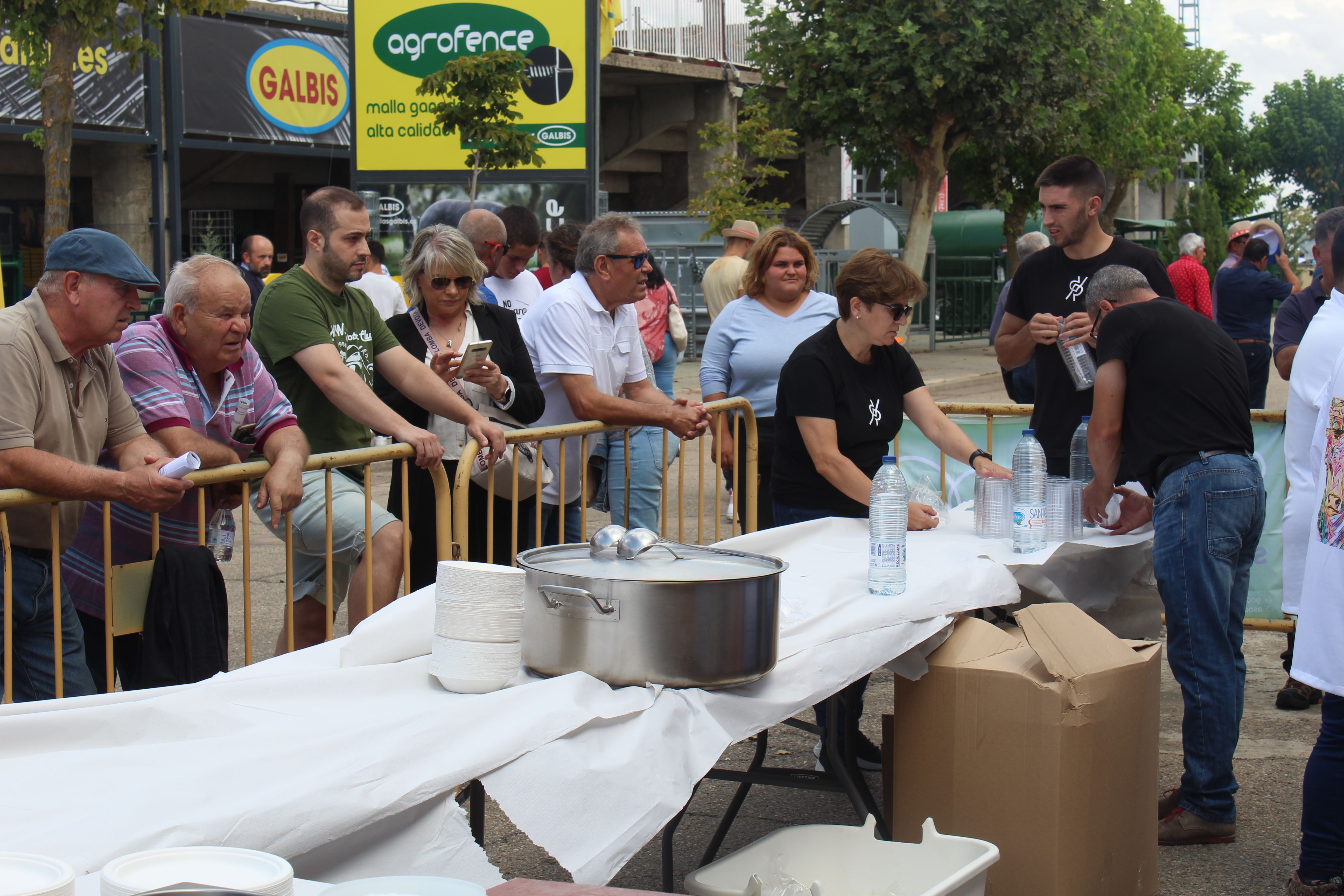 Degustación charolés a favor AECC