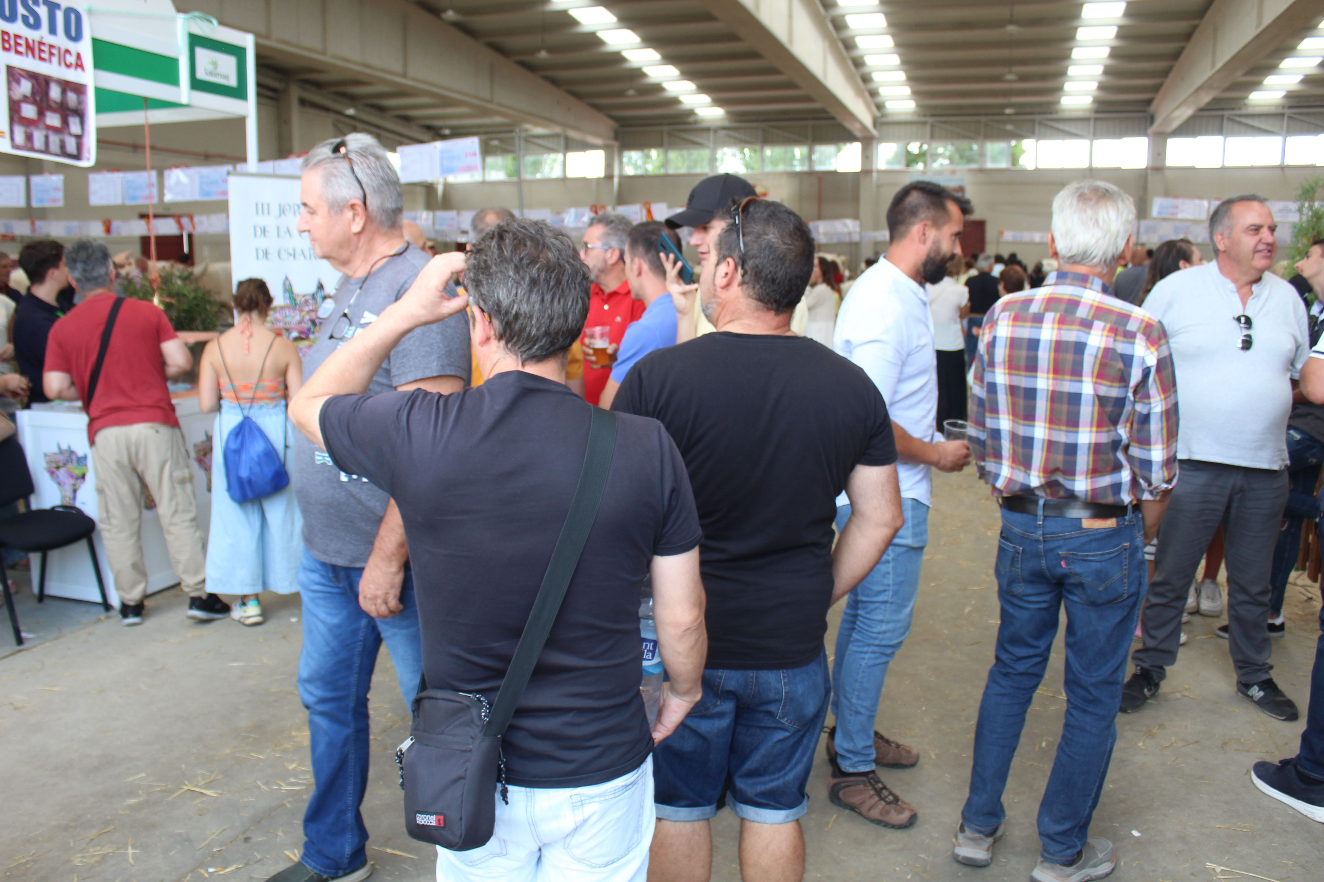 Degustación charolés a favor AECC