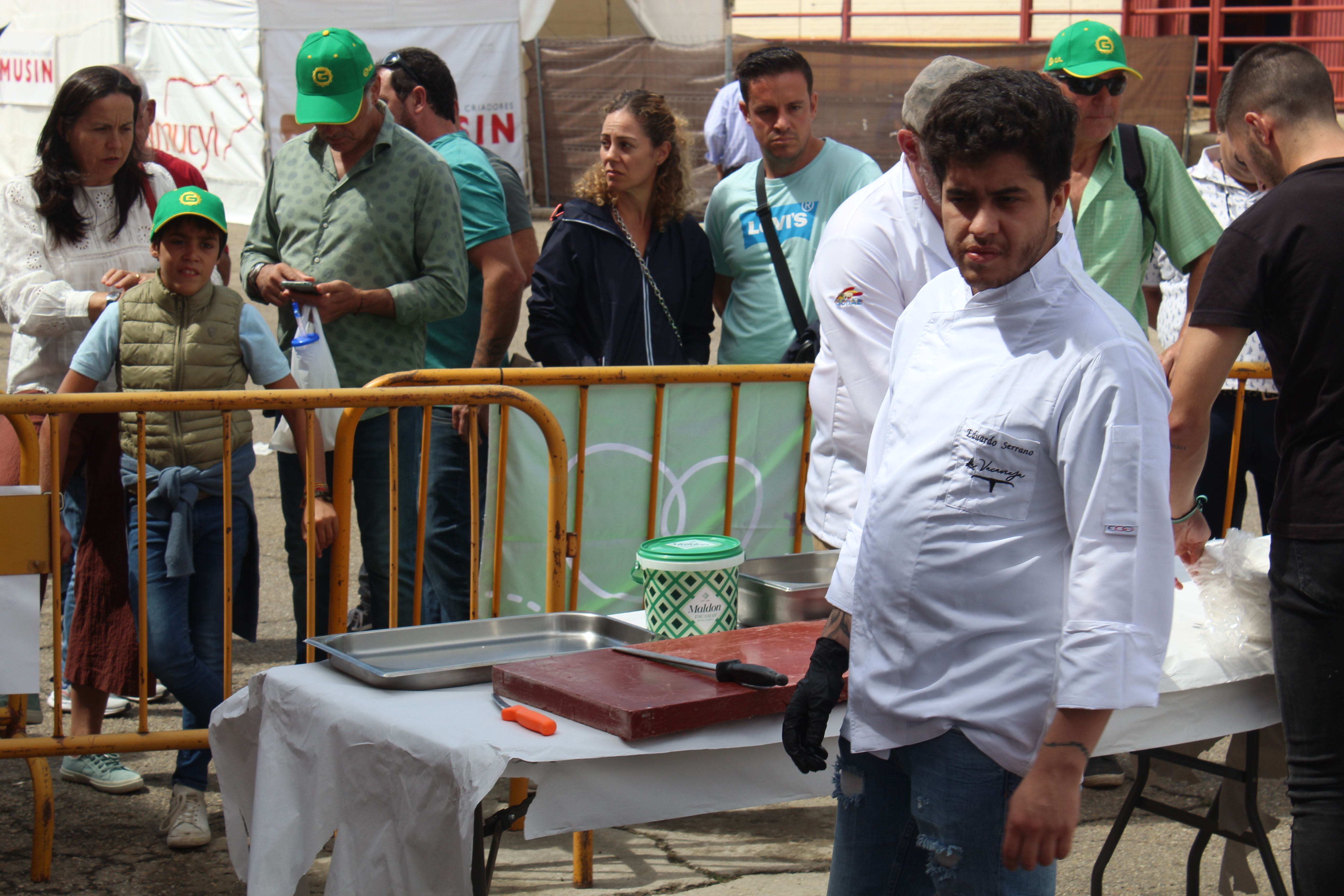 Degustación charolés a favor AECC