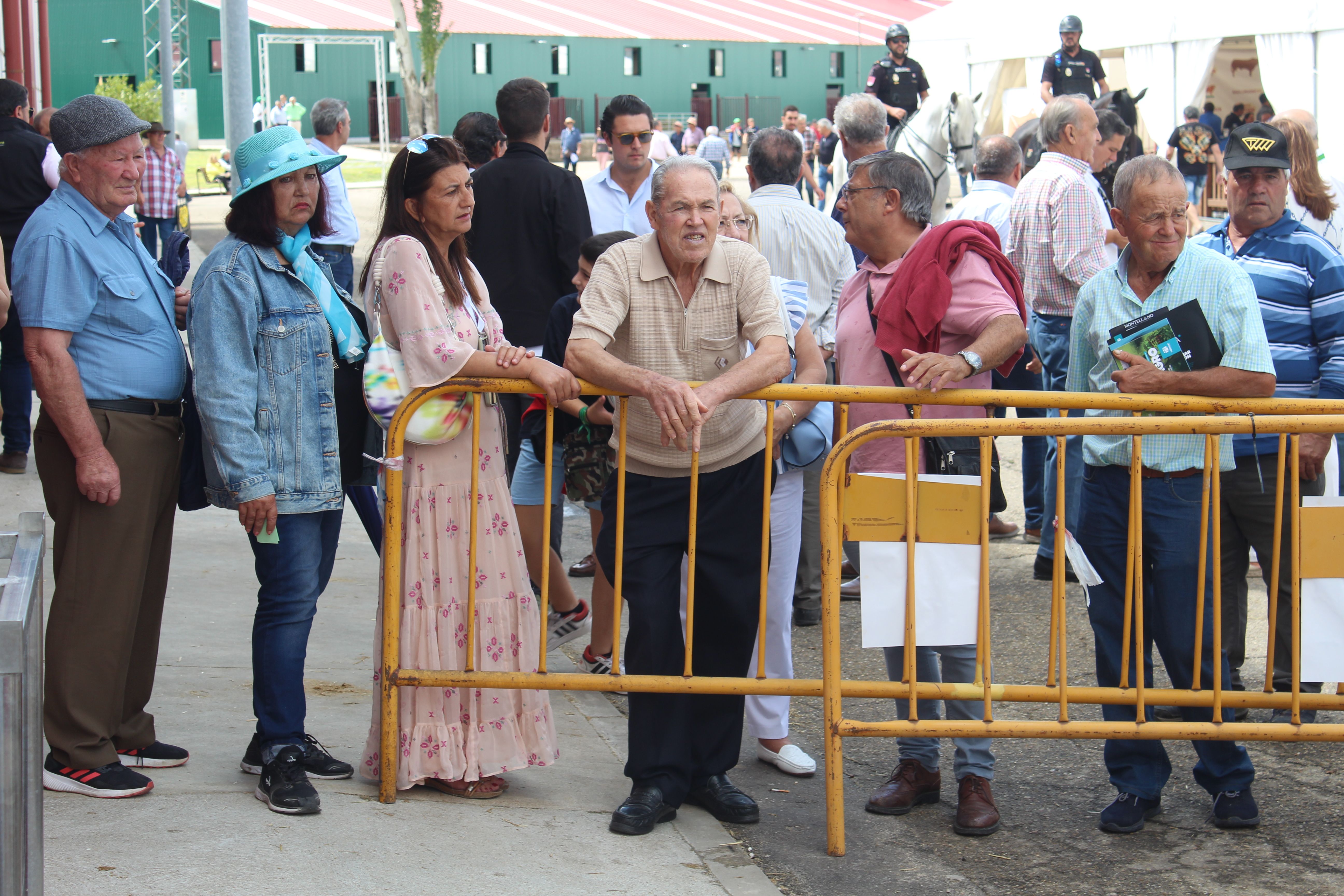 Degustación charolés a favor AECC