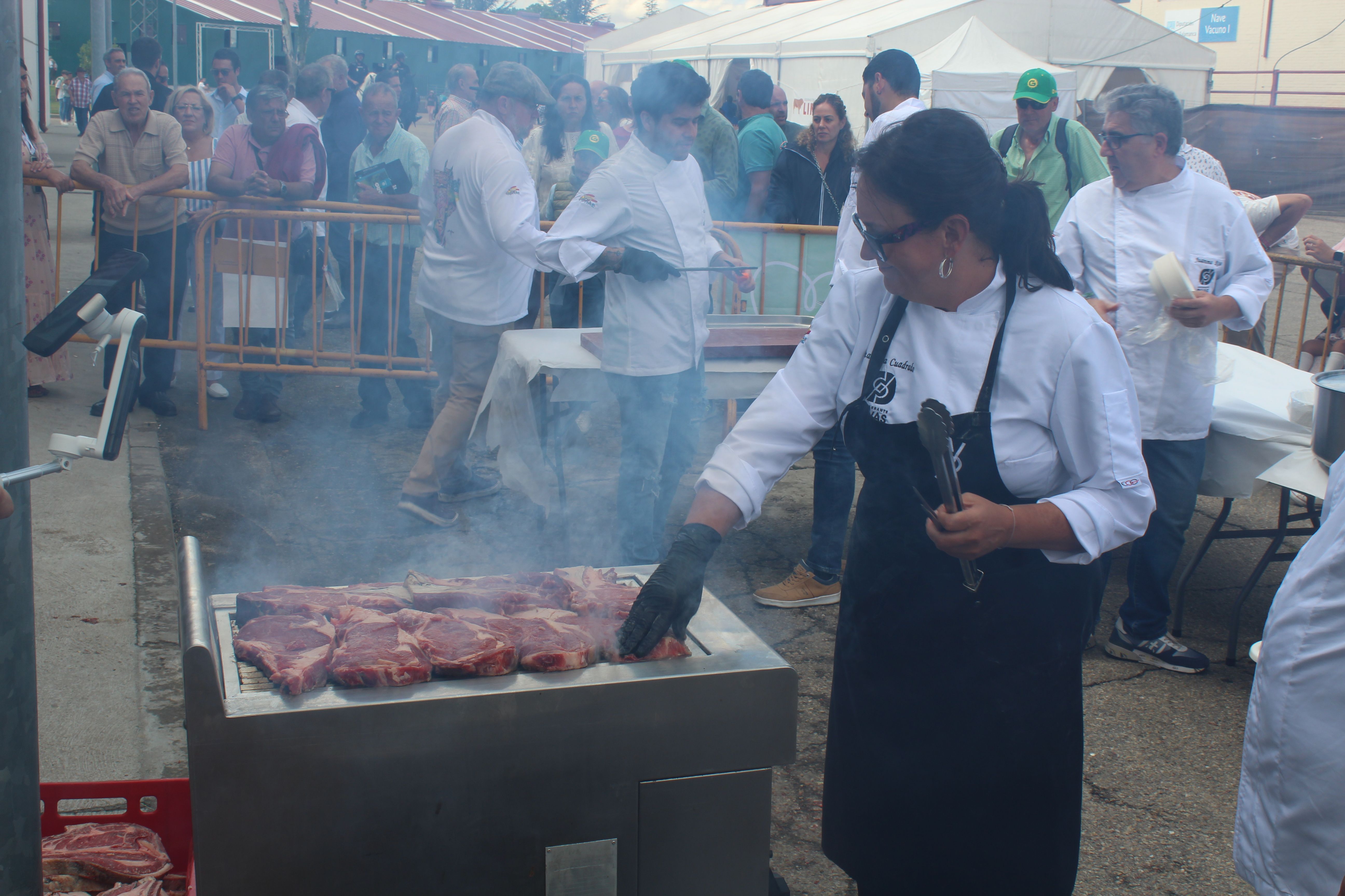 Degustación charolés a favor AECC