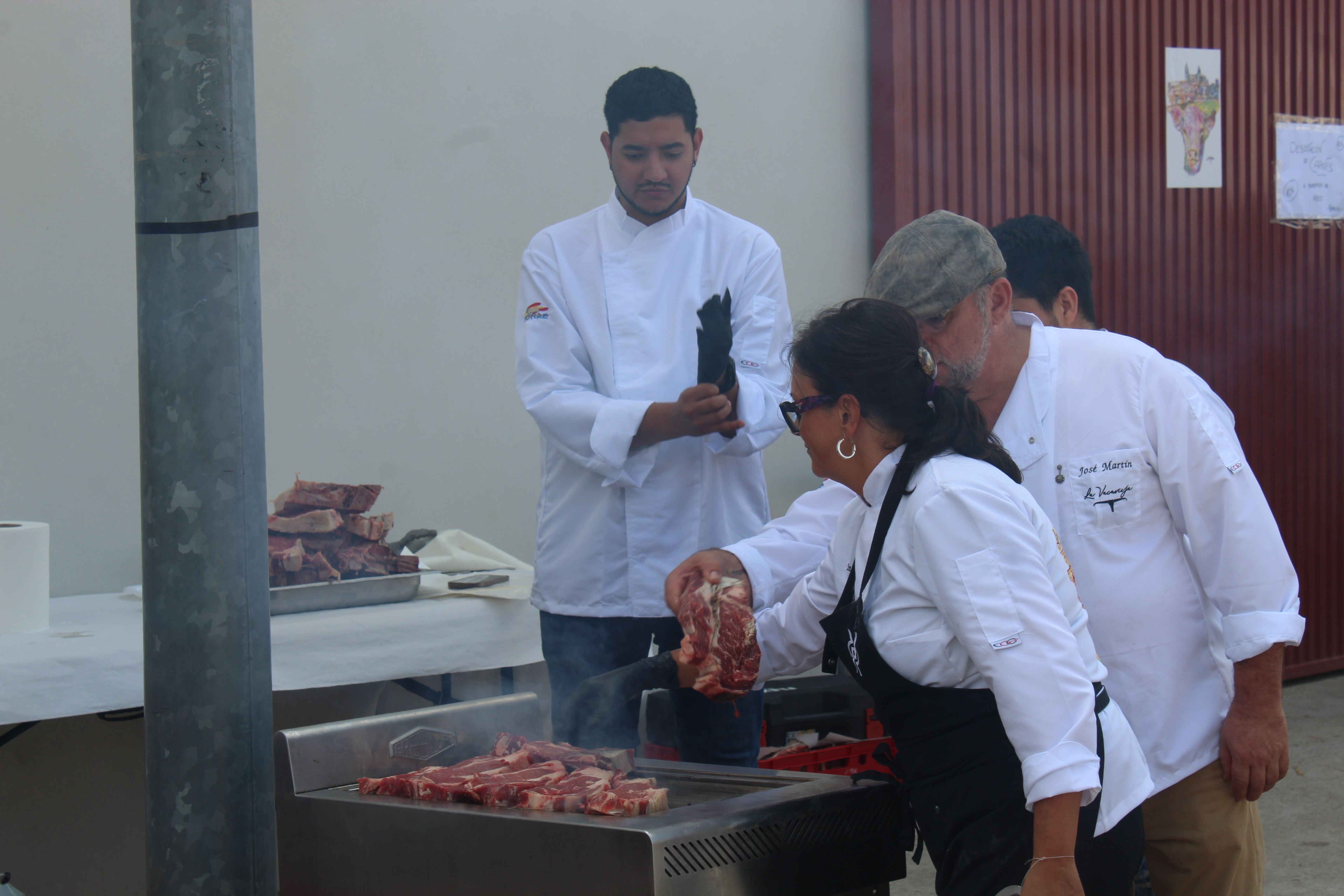 Degustación charolés a favor AECC