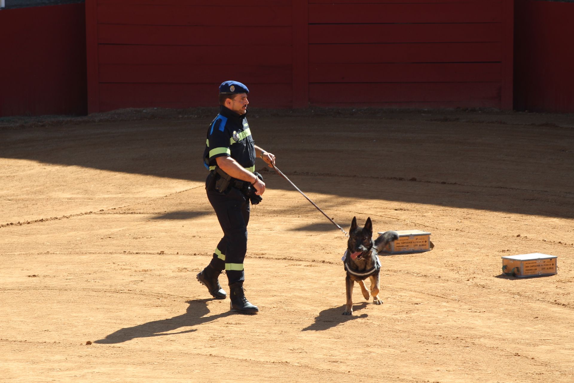 Exhibición de perros de la Policía Local