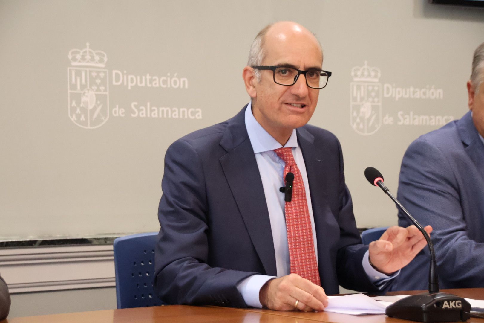 Javier Iglesias en una rueda de prensa para realizar el balance de la Feria SALAMAQ 2023