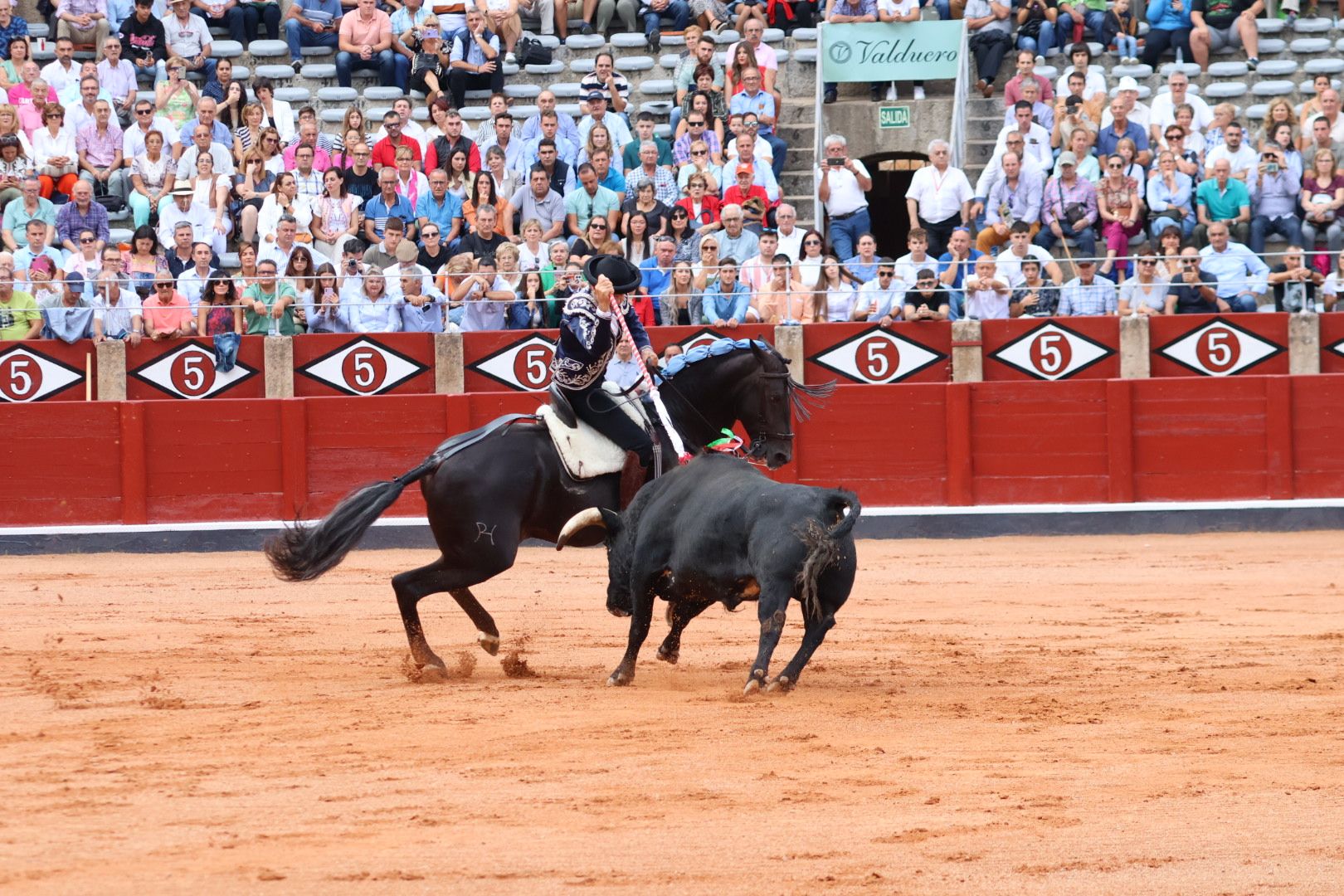 Corrida de rejones, Sánchez y Sánchez: momentos más destacados del primer festejo de abono de la Feria Taurina Virgen de la Vega 2023. Fotos Andrea M.