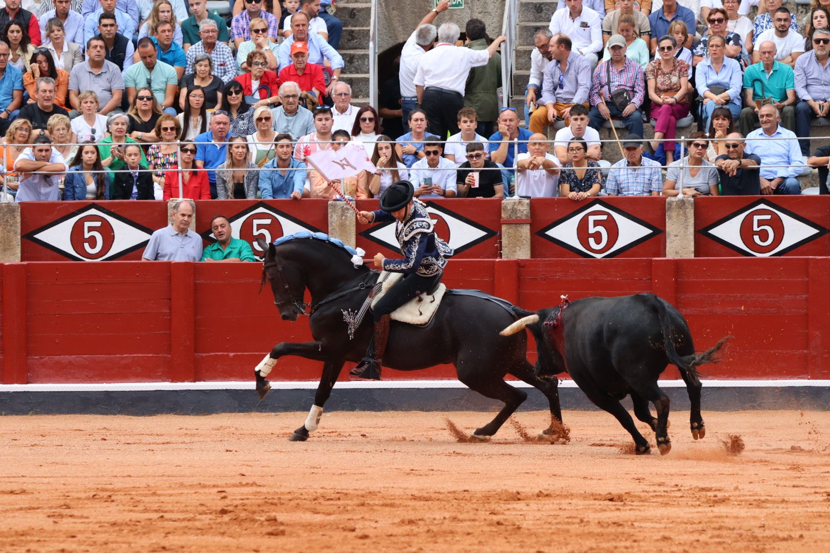 Corrida de rejones, Sánchez y Sánchez: momentos más destacados del primer festejo de abono de la Feria Taurina Virgen de la Vega 2023. Fotos Andrea M.