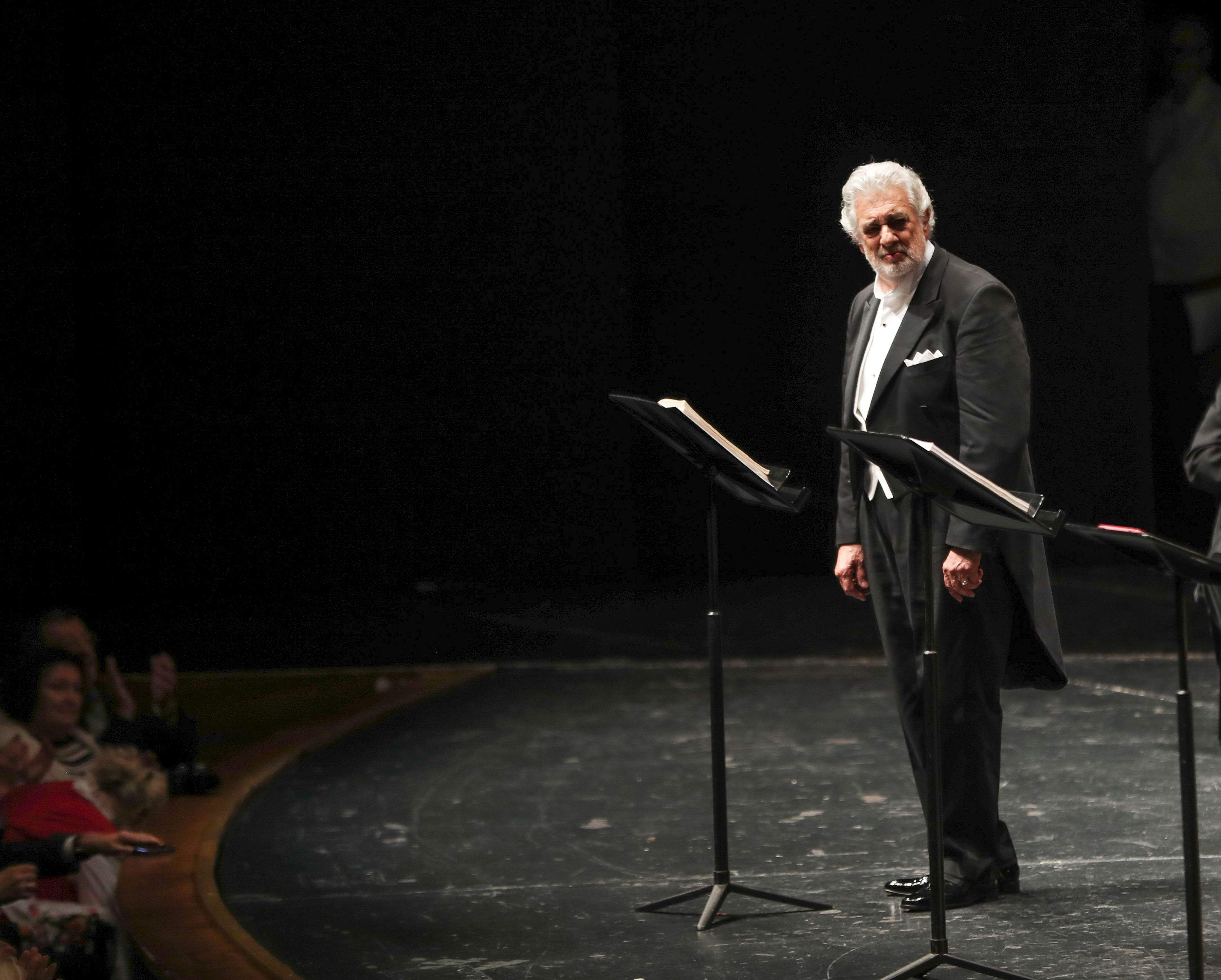  25 August 2019, Austria, Salzburg: Spanish opera singer Placido Domingo practices during the performance of "Luisa Miller" at the Salzburg Music Festival. Photo: Franz Neumayr/APA/dpa 