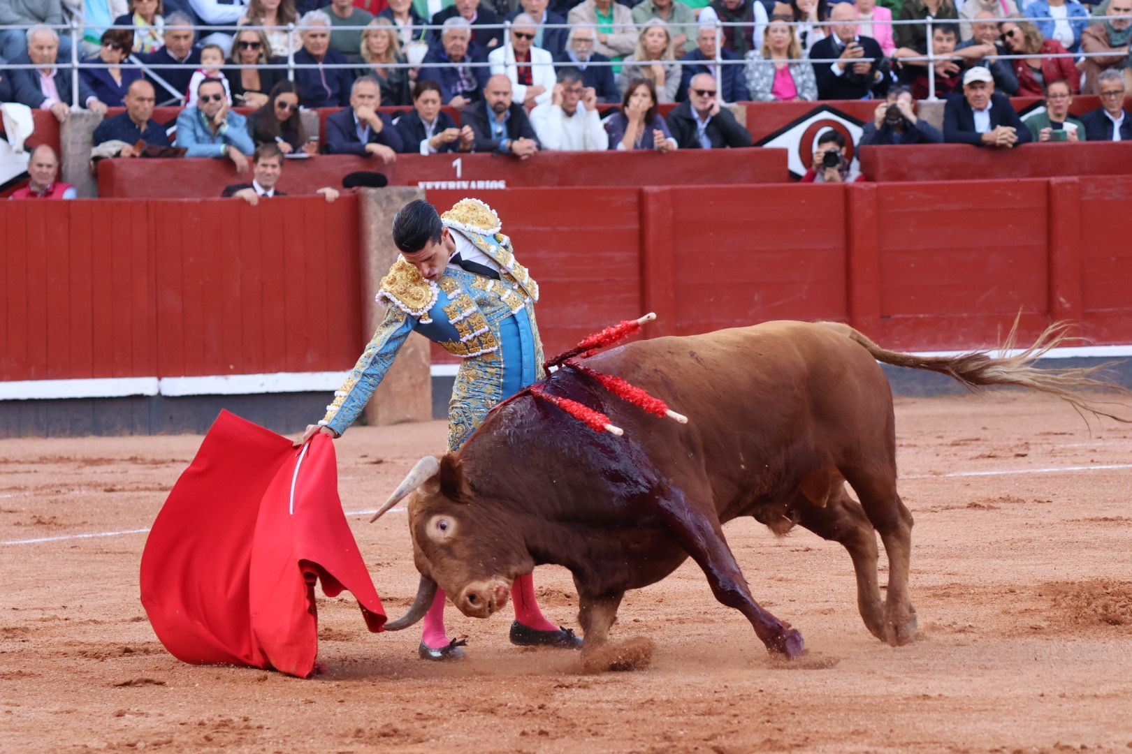 GALERÍA | Corrida de ‘El Puerto de San Lorenzo’ y ‘La Ventana del Puerto’: momentos más destacados del quinto festejo de abono de la Feria Taurina Virgen de la Vega 2023. Fotos Andrea M.