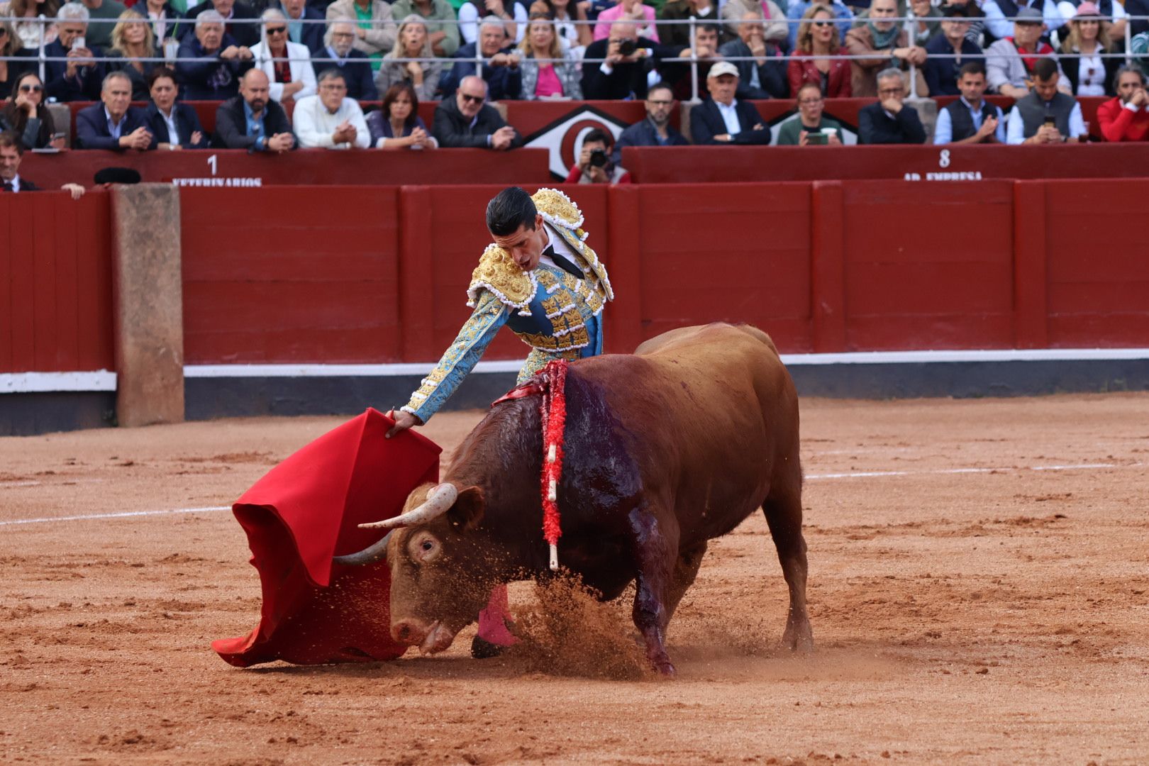 GALERÍA | Corrida de ‘El Puerto de San Lorenzo’ y ‘La Ventana del Puerto’: momentos más destacados del quinto festejo de abono de la Feria Taurina Virgen de la Vega 2023. Fotos Andrea M.