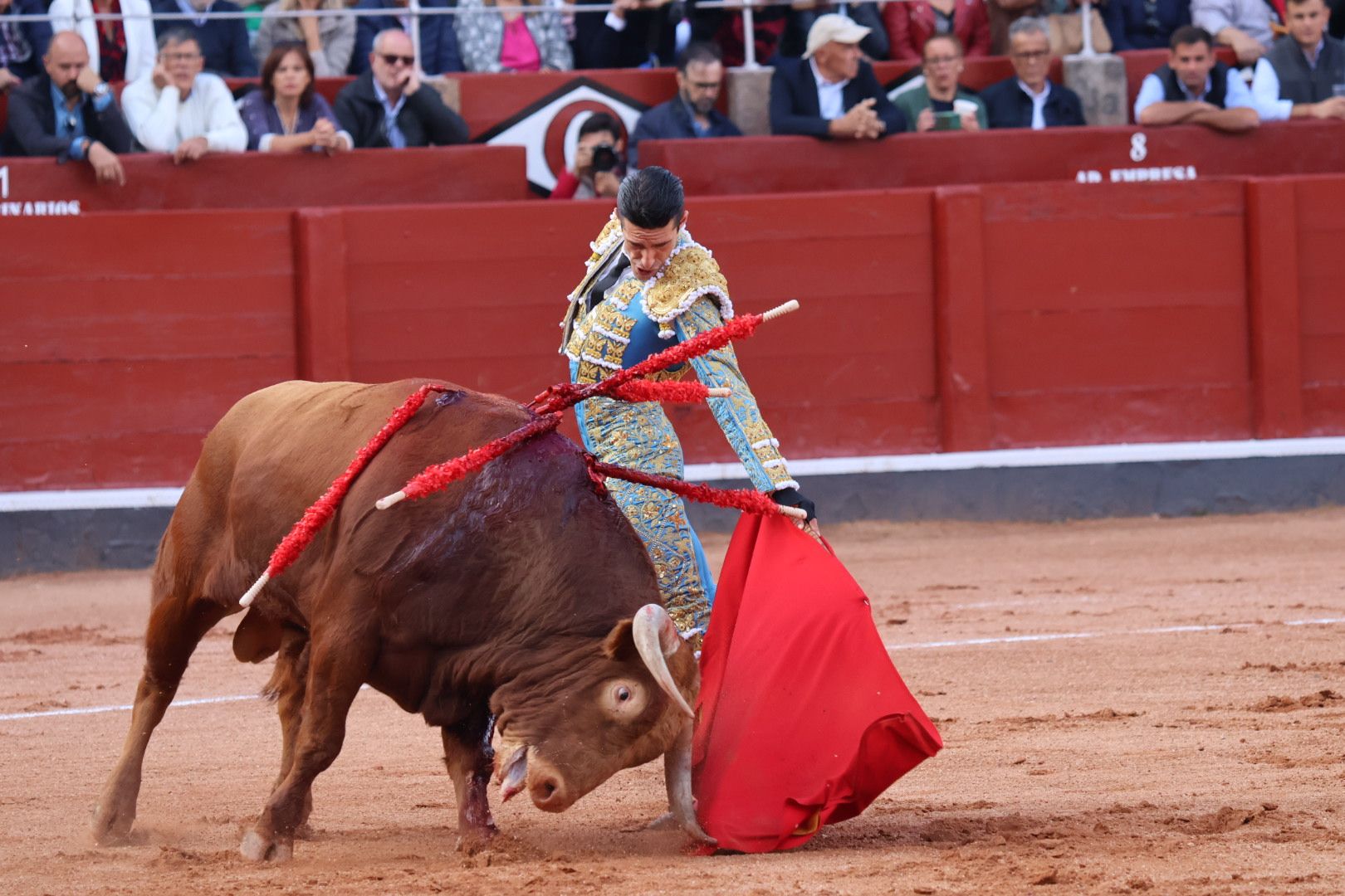 GALERÍA | Corrida de ‘El Puerto de San Lorenzo’ y ‘La Ventana del Puerto’: momentos más destacados del quinto festejo de abono de la Feria Taurina Virgen de la Vega 2023. Fotos Andrea M.