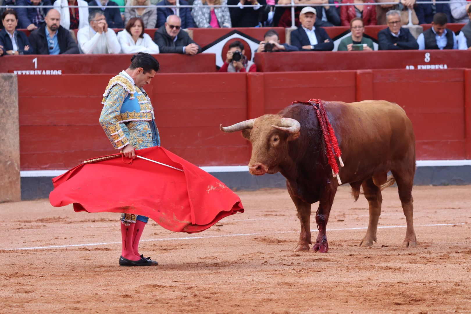 GALERÍA | Corrida de ‘El Puerto de San Lorenzo’ y ‘La Ventana del Puerto’: momentos más destacados del quinto festejo de abono de la Feria Taurina Virgen de la Vega 2023. Fotos Andrea M.