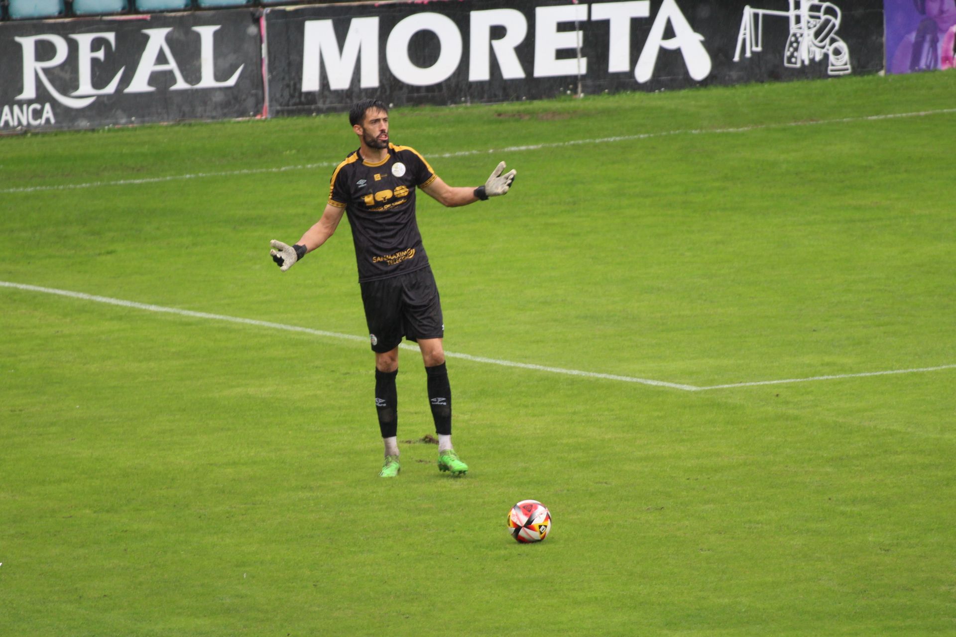 Jon Villanueva, portero del Salamanca CF UDS | FOTO CARLOS HERNÁNDEZ