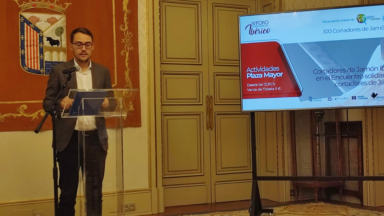 El concejal de Cultura y Turismo, Ángel Fernández, presenta el IV Foro del Ibérico y la Gastroibérico Week