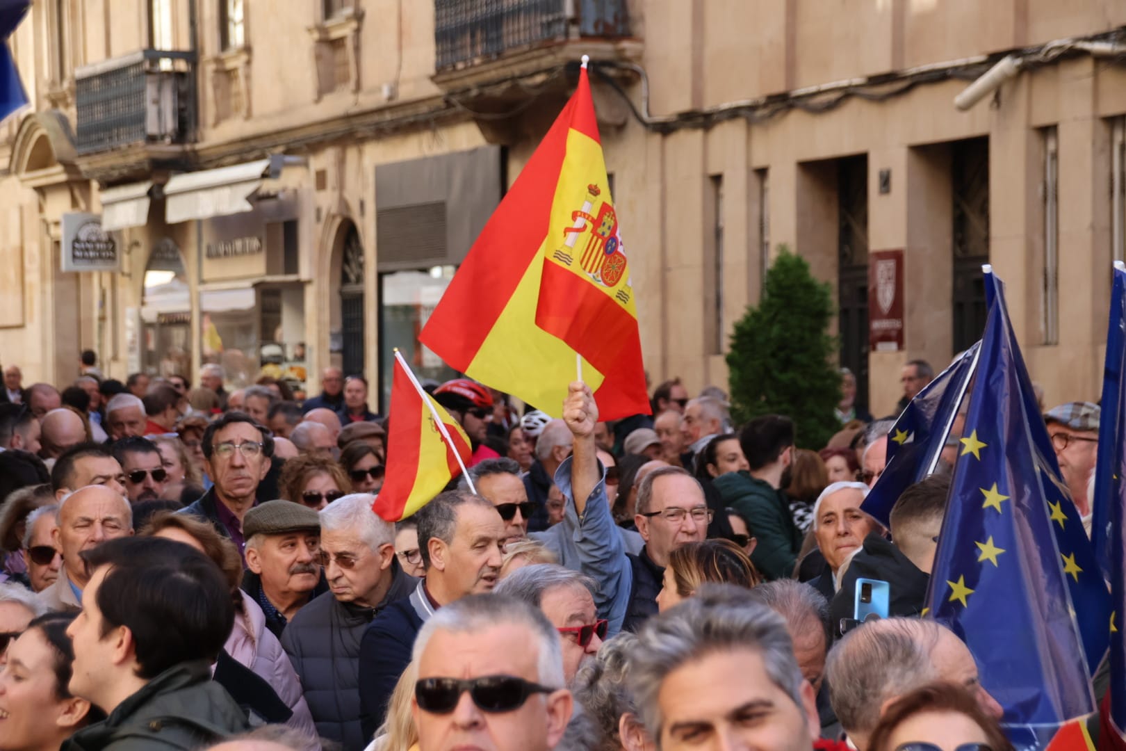 Multitudinaria protesta del Partido Popular contra la amnistía en Salamanca. Fotos Andrea M (3)