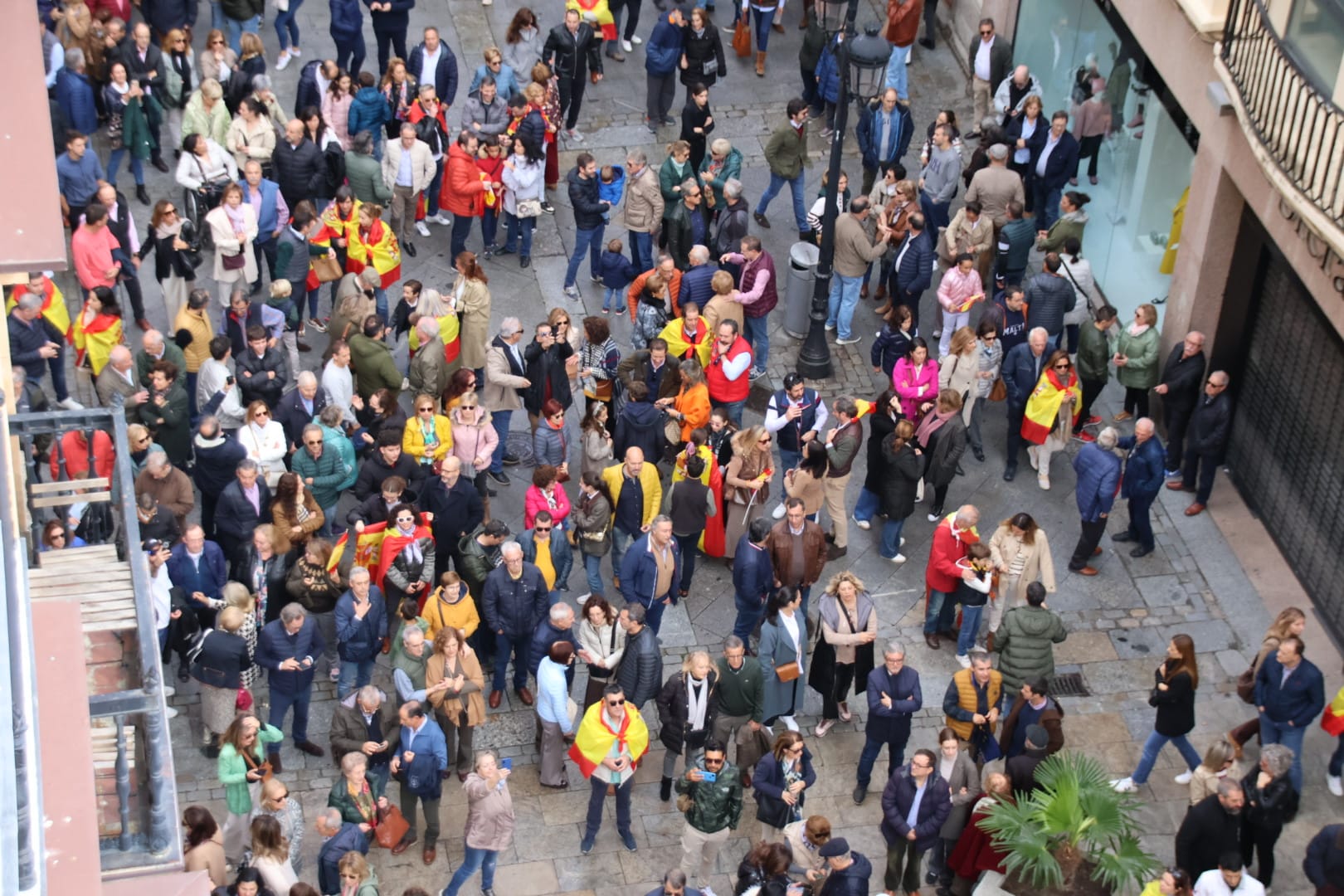 Multitudinaria protesta del Partido Popular contra la amnistía en Salamanca. Fotos Andrea M (8)