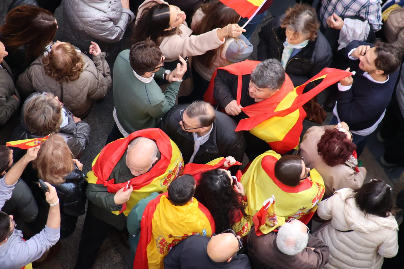 Multitudinaria protesta del Partido Popular contra la amnistía en Salamanca. Fotos Andrea M (9)